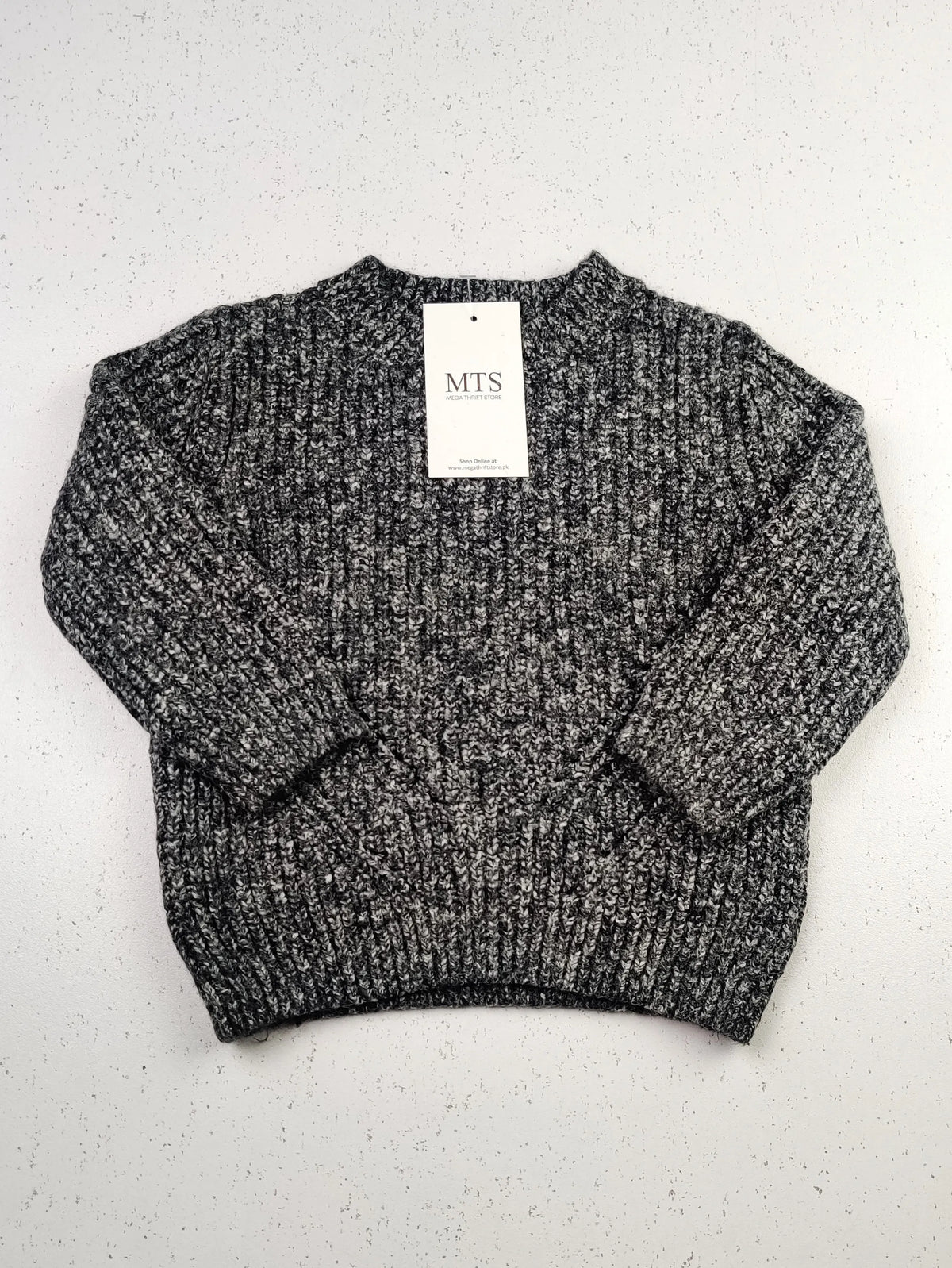Buy online pre-used pre-loved 100% authentic & Original branded Unknown Brand (KWB-2492) available in Pakistan. Top international brands avilable.