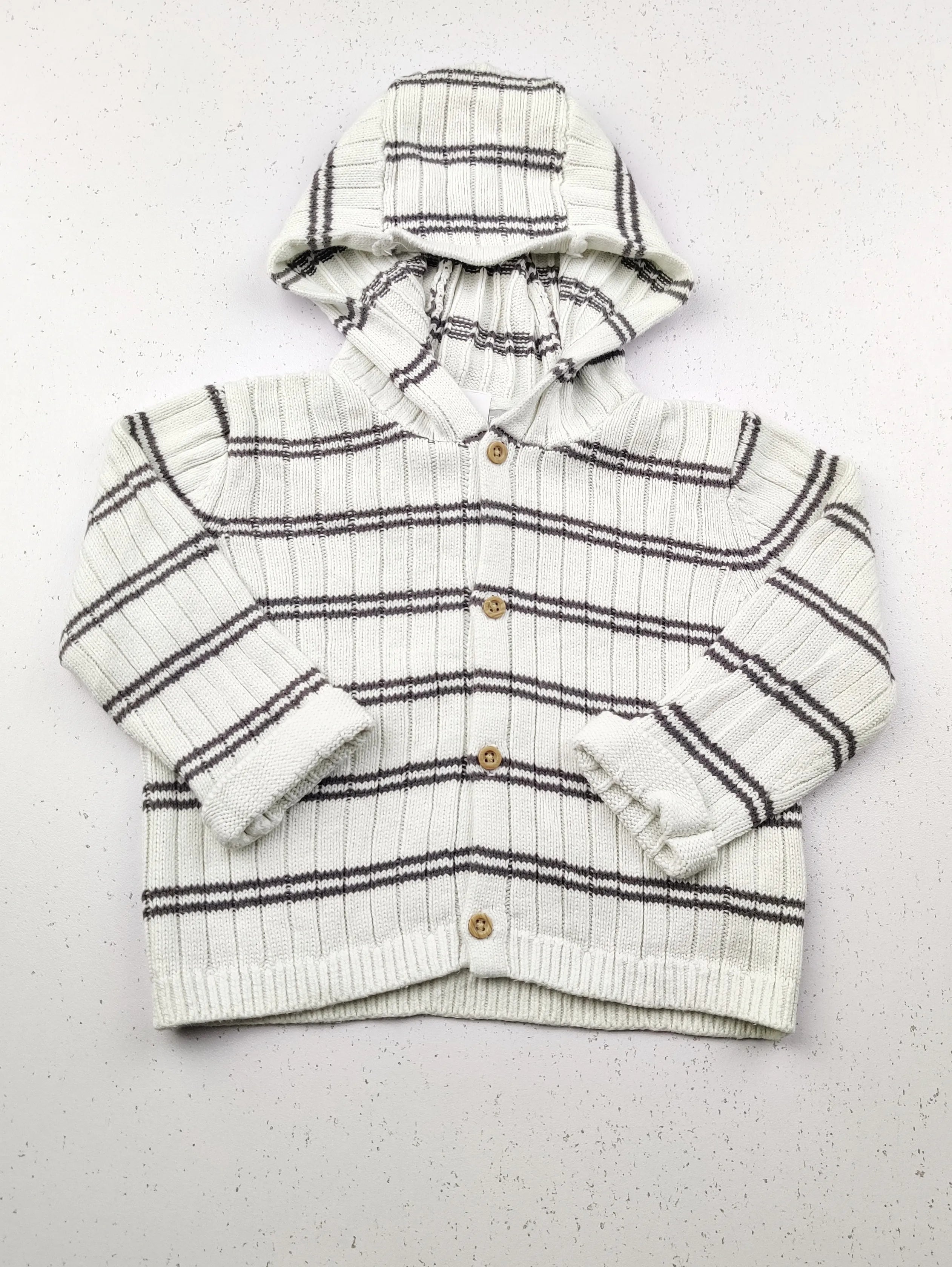 Buy online pre-used pre-loved 100% authentic & Original branded Primark (KWB-2581) available in Pakistan. Top international brands avilable.