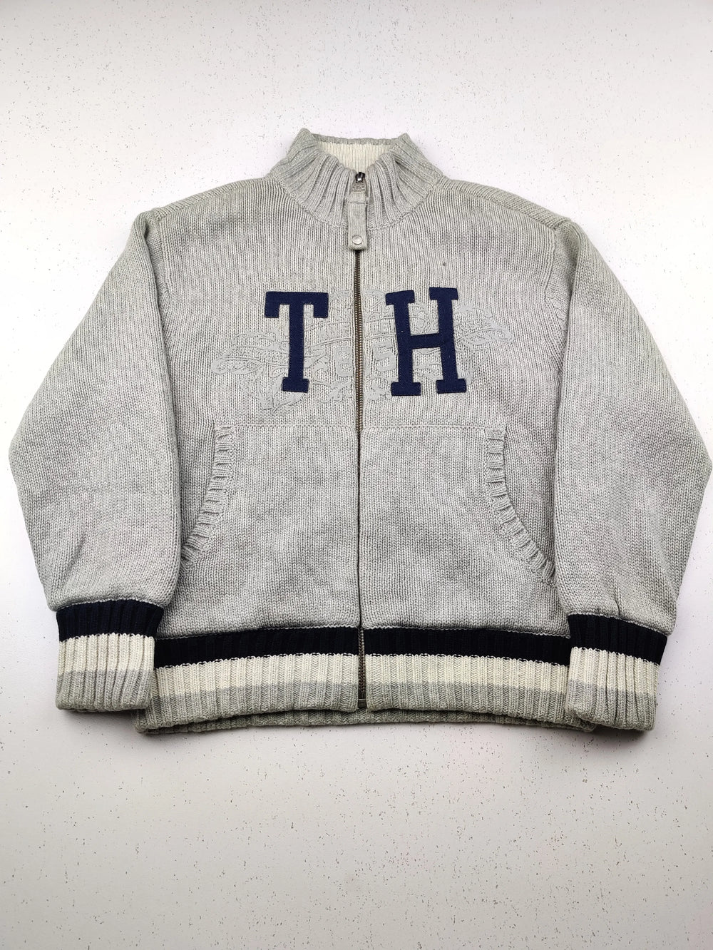 Buy online pre-used pre-loved 100% authentic & Original branded Tommy Hilfiger (KWB-2582) available in Pakistan. Top international brands avilable.