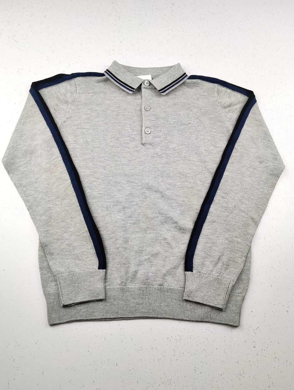 Buy online pre-used pre-loved 100% authentic & Original branded Boys (KWB-2583) available in Pakistan. Top international brands avilable.