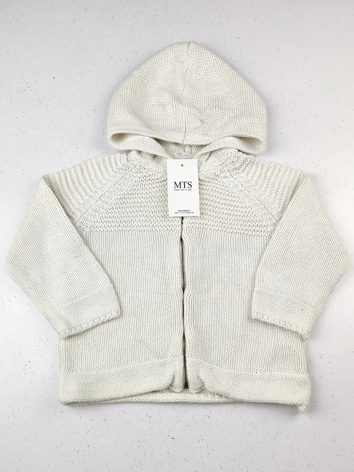 Buy online pre-used pre-loved 100% authentic & Original branded Gap (KWB-3072) available in Pakistan. Top international brands avilable.