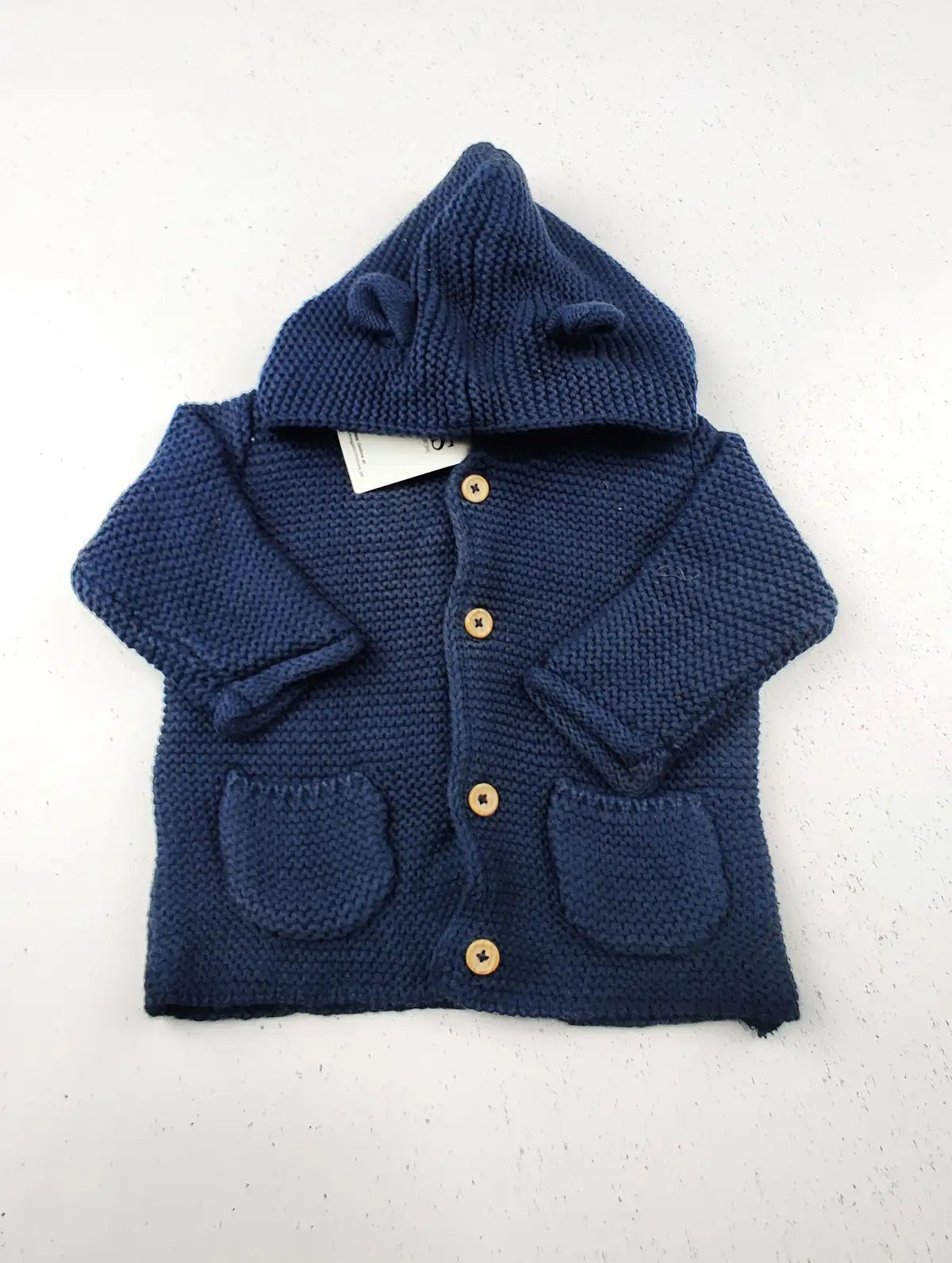 Buy online pre-used pre-loved 100% authentic & Original branded Unknown Brand (KWB-3132) available in Pakistan. Top international brands avilable.