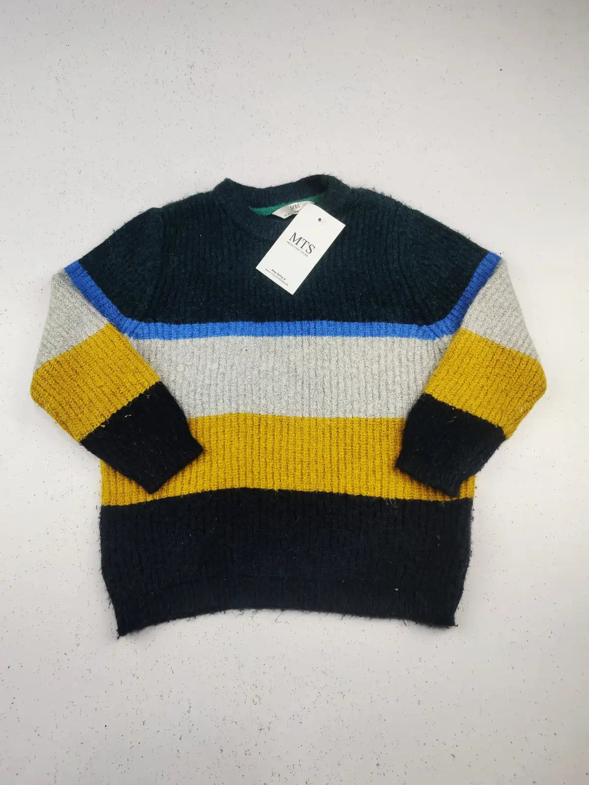 Buy online pre-used pre-loved 100% authentic & Original branded Marks & Spencer (KWB-4077) available in Pakistan. Top international brands avilable.
