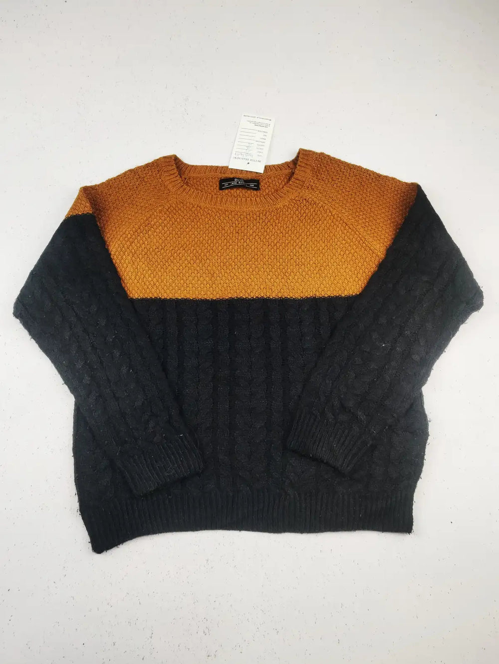 Buy online pre-used pre-loved 100% authentic & Original branded Boys (KWB-4099) available in Pakistan. Top international brands avilable.