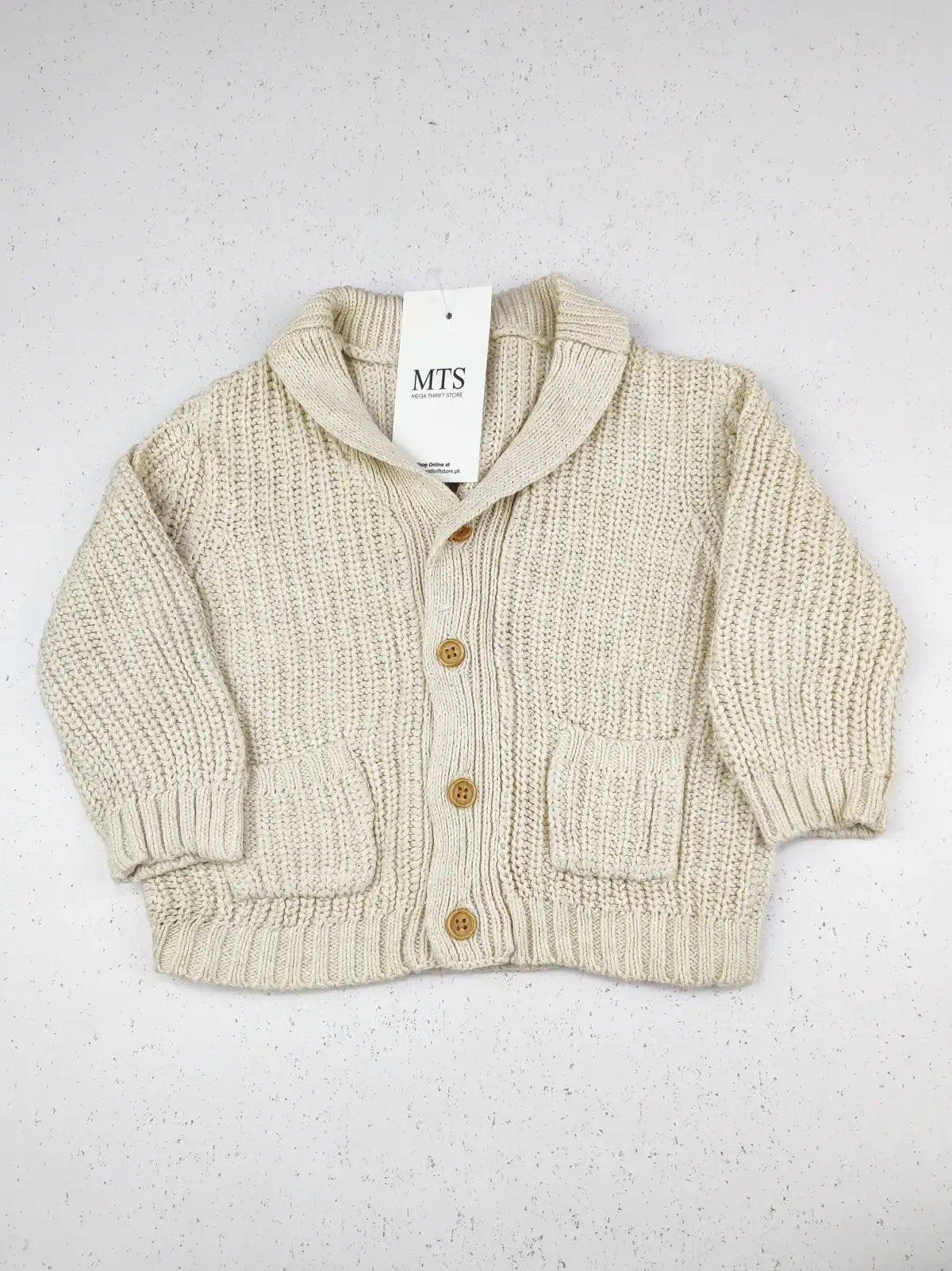 Buy online pre-used pre-loved 100% authentic & Original branded Unknown Brand (KWB-4135) available in Pakistan. Top international brands avilable.