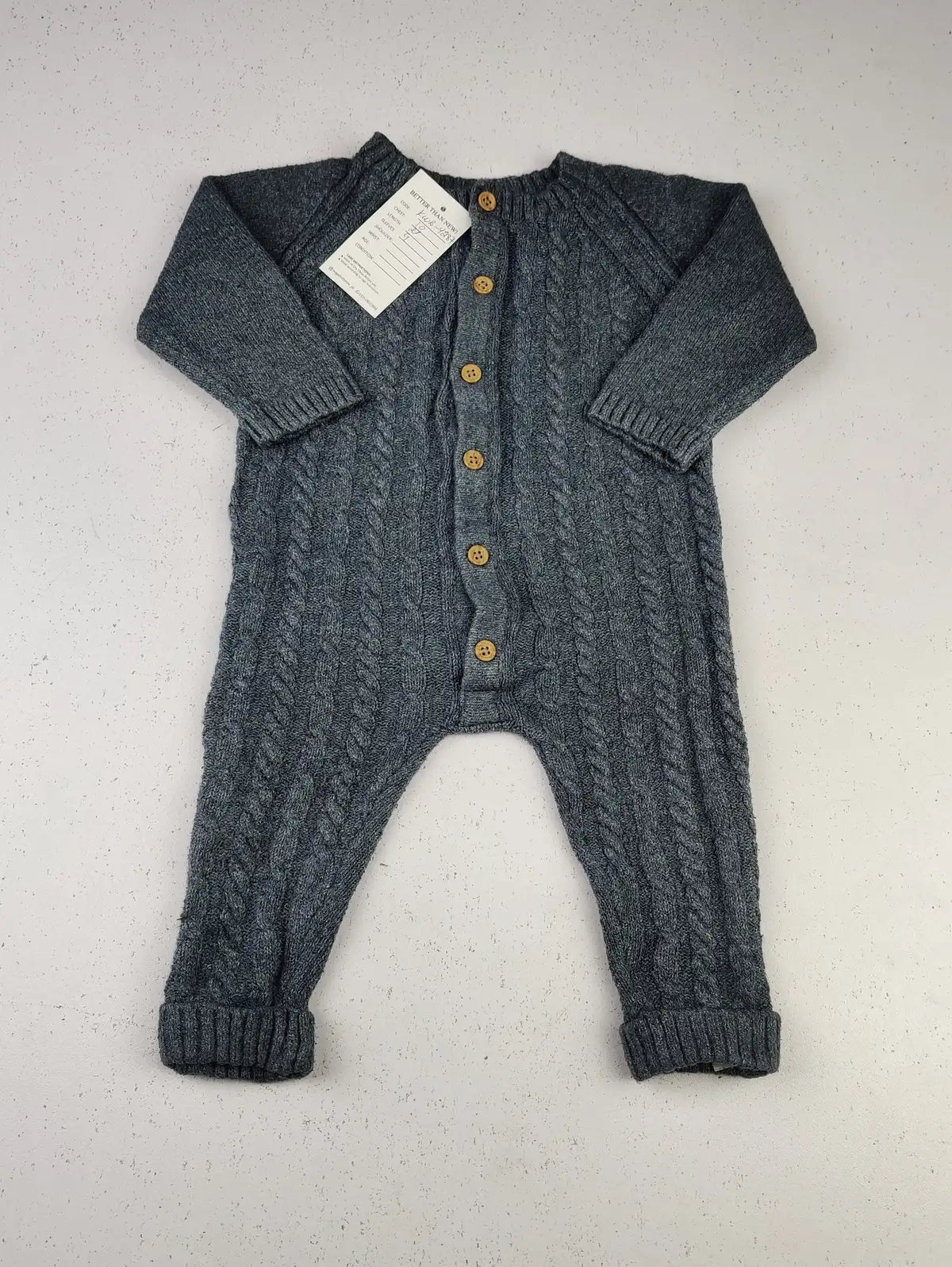 Buy online pre-used pre-loved 100% authentic & Original branded Unknown Brand (KWB-4287) available in Pakistan. Top international brands avilable.