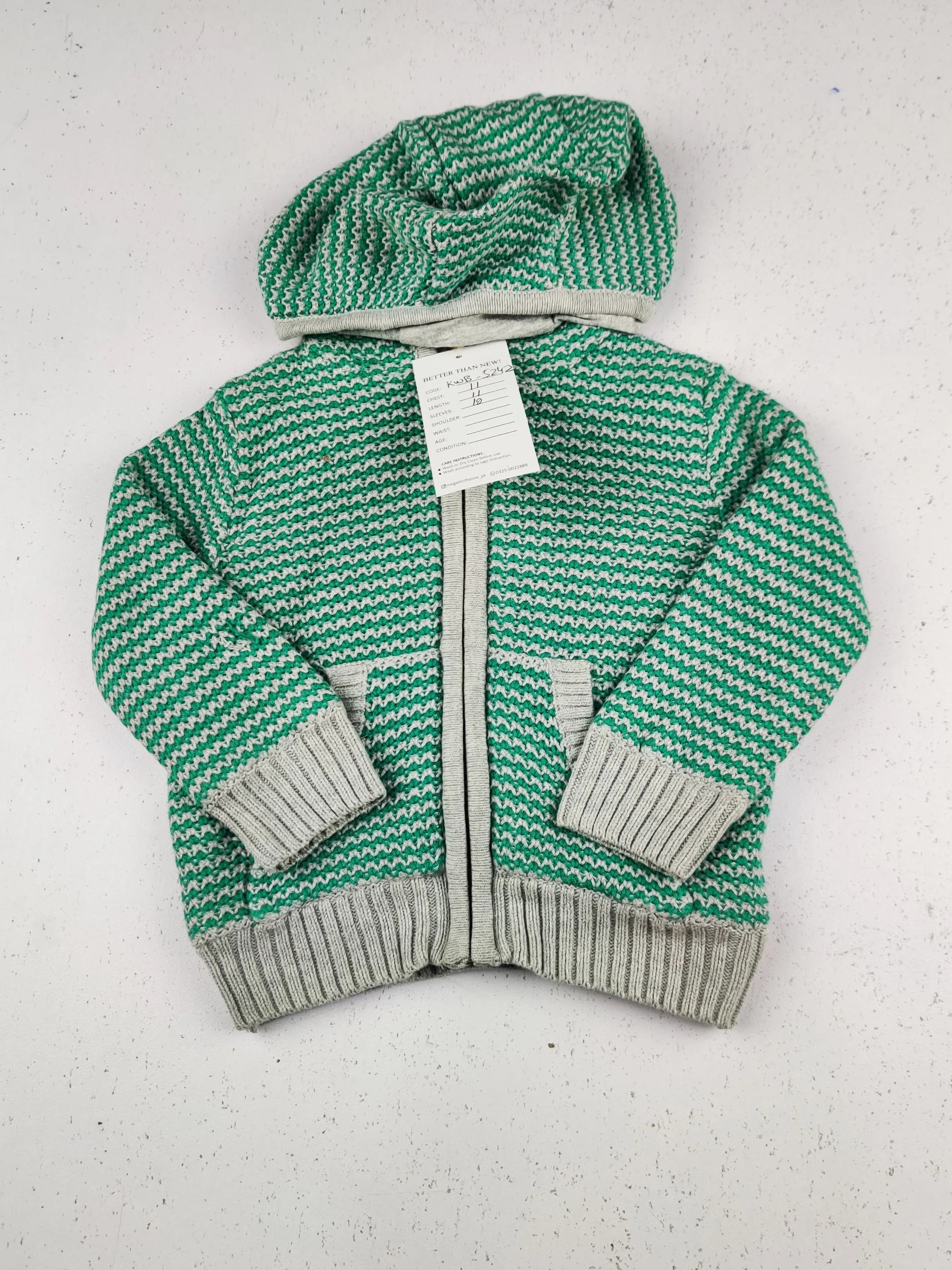 Buy online pre-used pre-loved 100% authentic & Original branded Marks & Spencer (KWB-5242) available in Pakistan. Top international brands avilable.