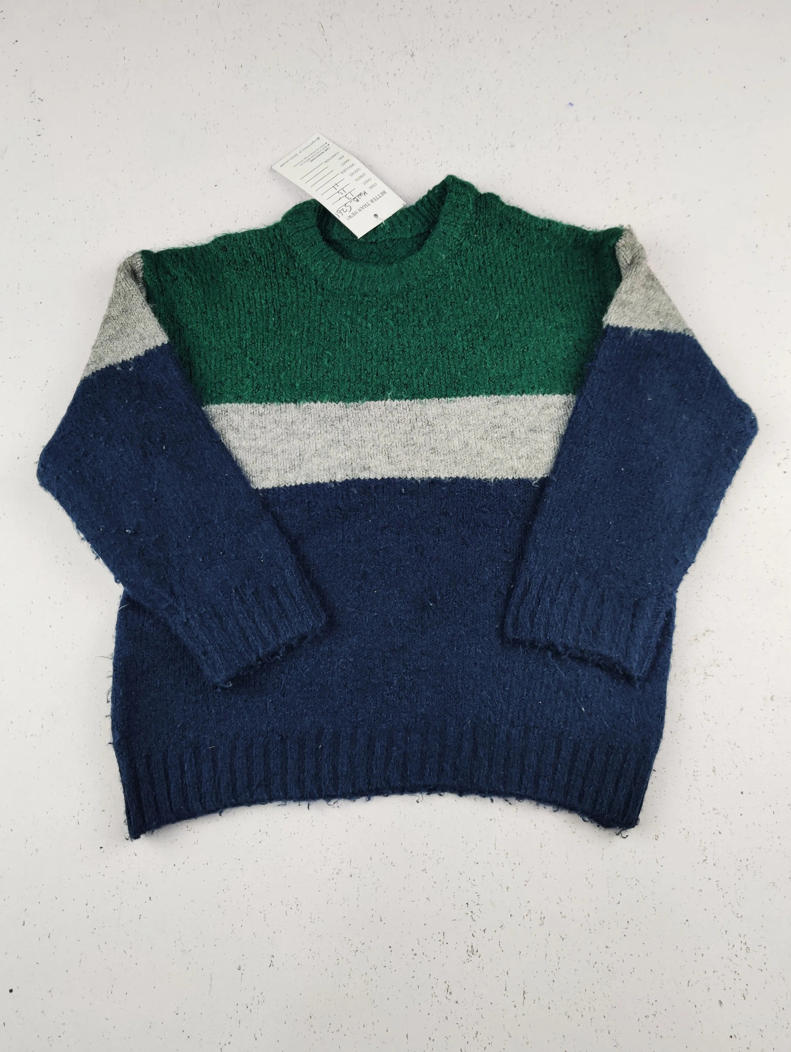 Buy online pre-used pre-loved 100% authentic & Original branded Unknown Brand (KWB-5261) available in Pakistan. Top international brands avilable.