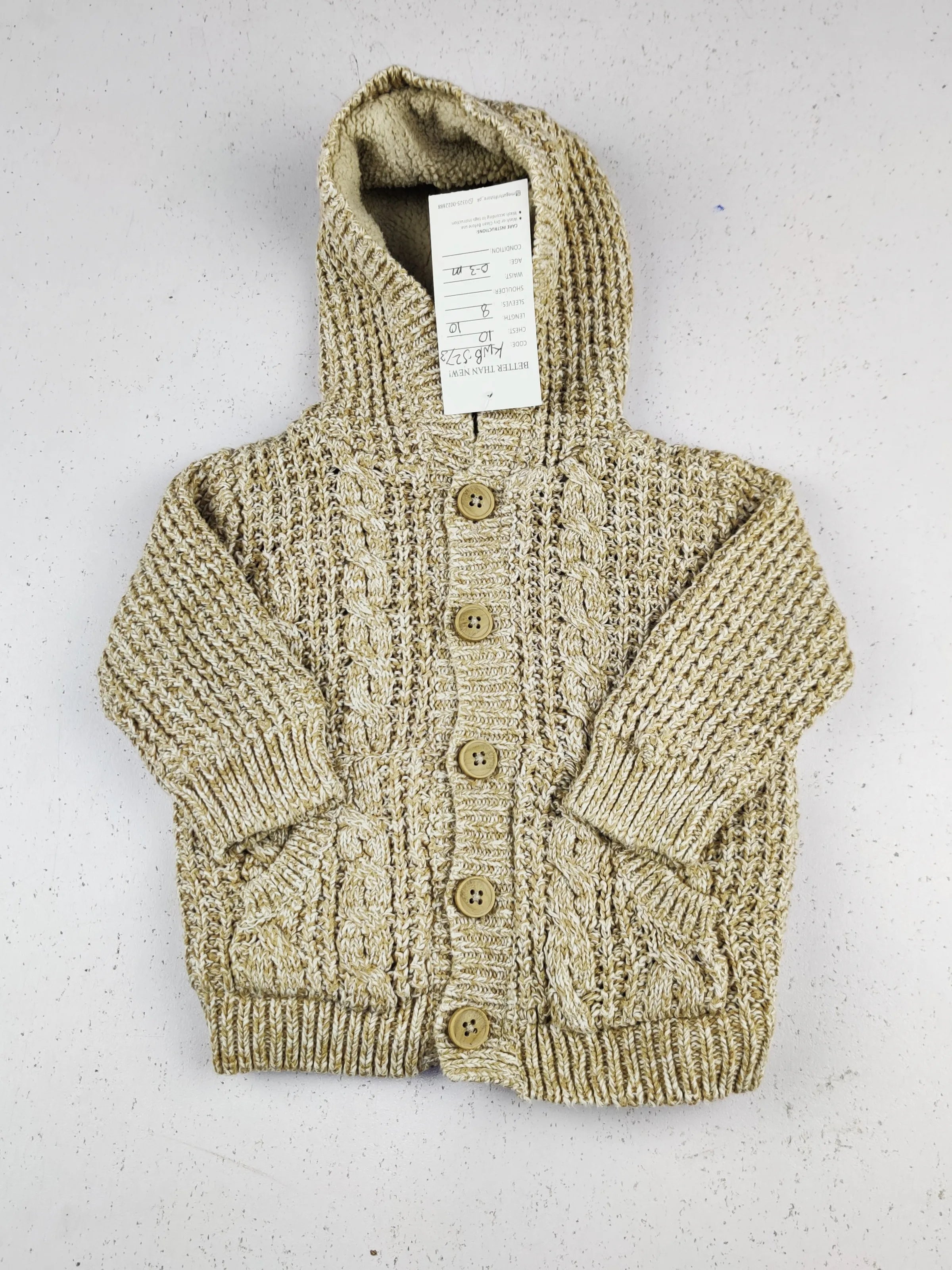 Buy online pre-used pre-loved 100% authentic & Original branded F&F (KWB-5273) available in Pakistan. Top international brands avilable.