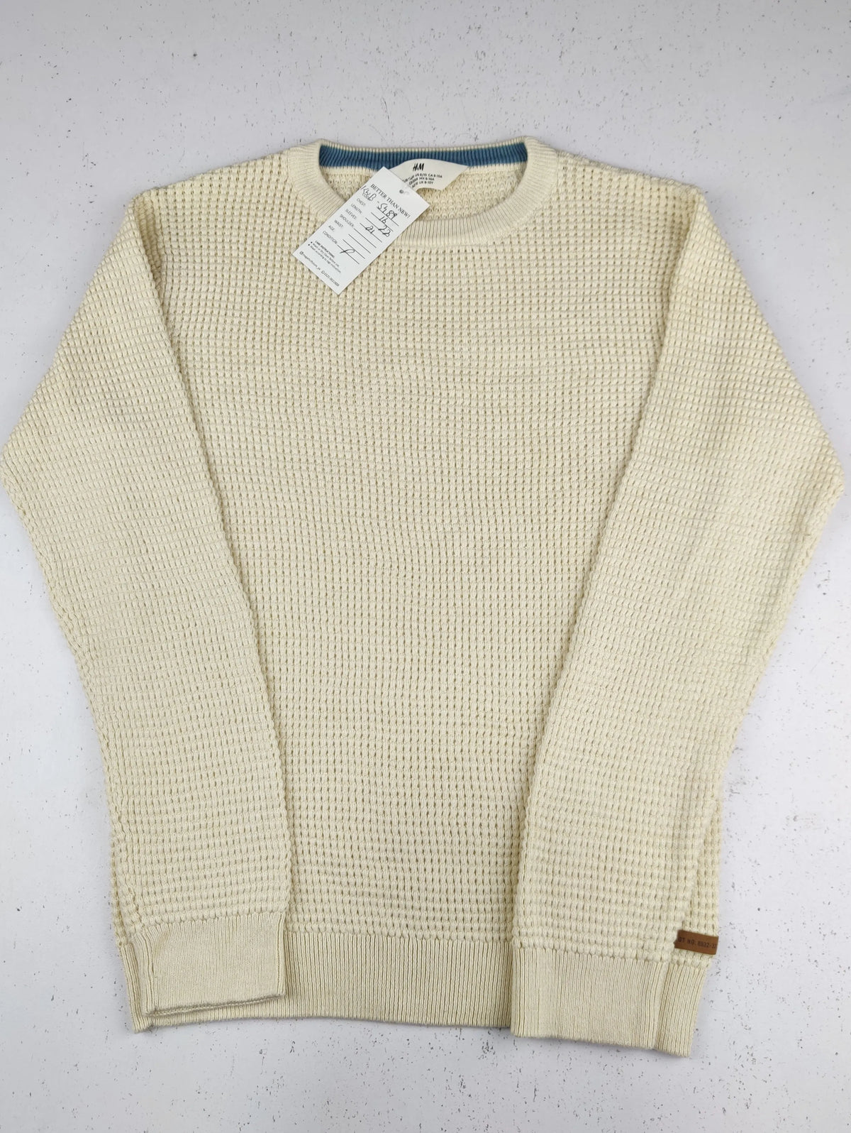 Buy online pre-used pre-loved 100% authentic & Original branded H&M (KWB-5489) available in Pakistan. Top international brands avilable.