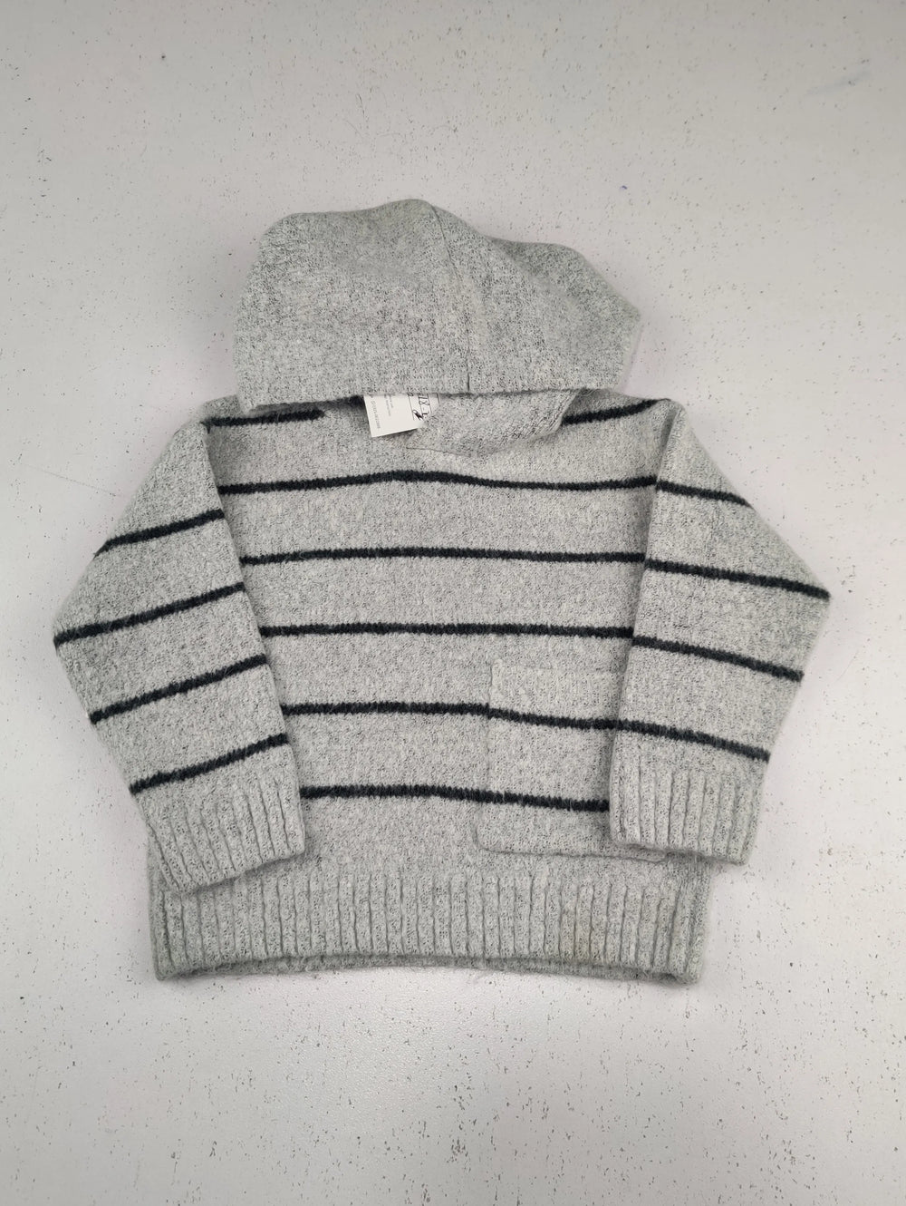 Buy online pre-used pre-loved 100% authentic & Original branded Unknown Brand (KWB-5565) available in Pakistan. Top international brands avilable.