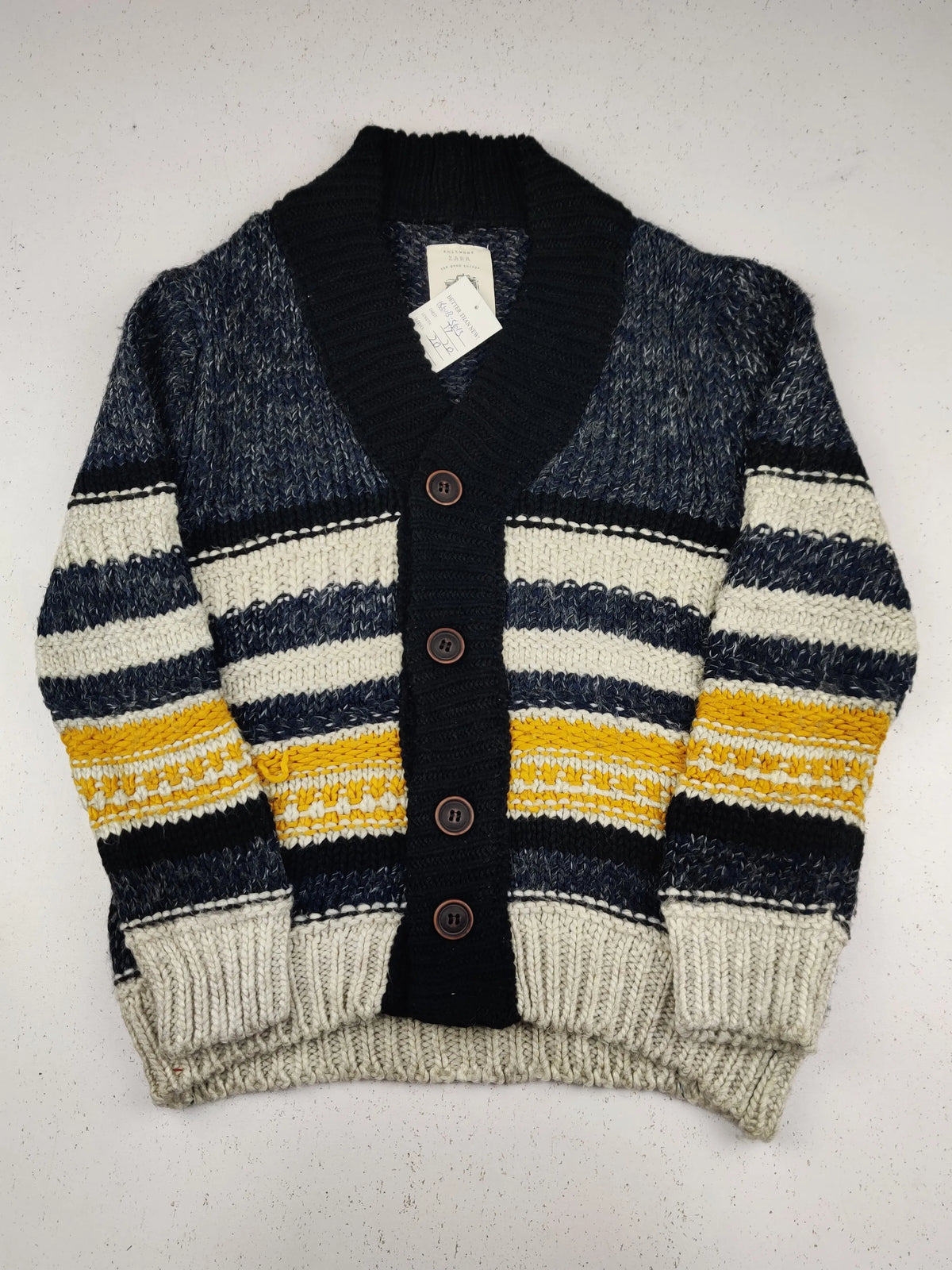 Buy online pre-used pre-loved 100% authentic & Original branded Zara (KWB-5613) available in Pakistan. Top international brands avilable.