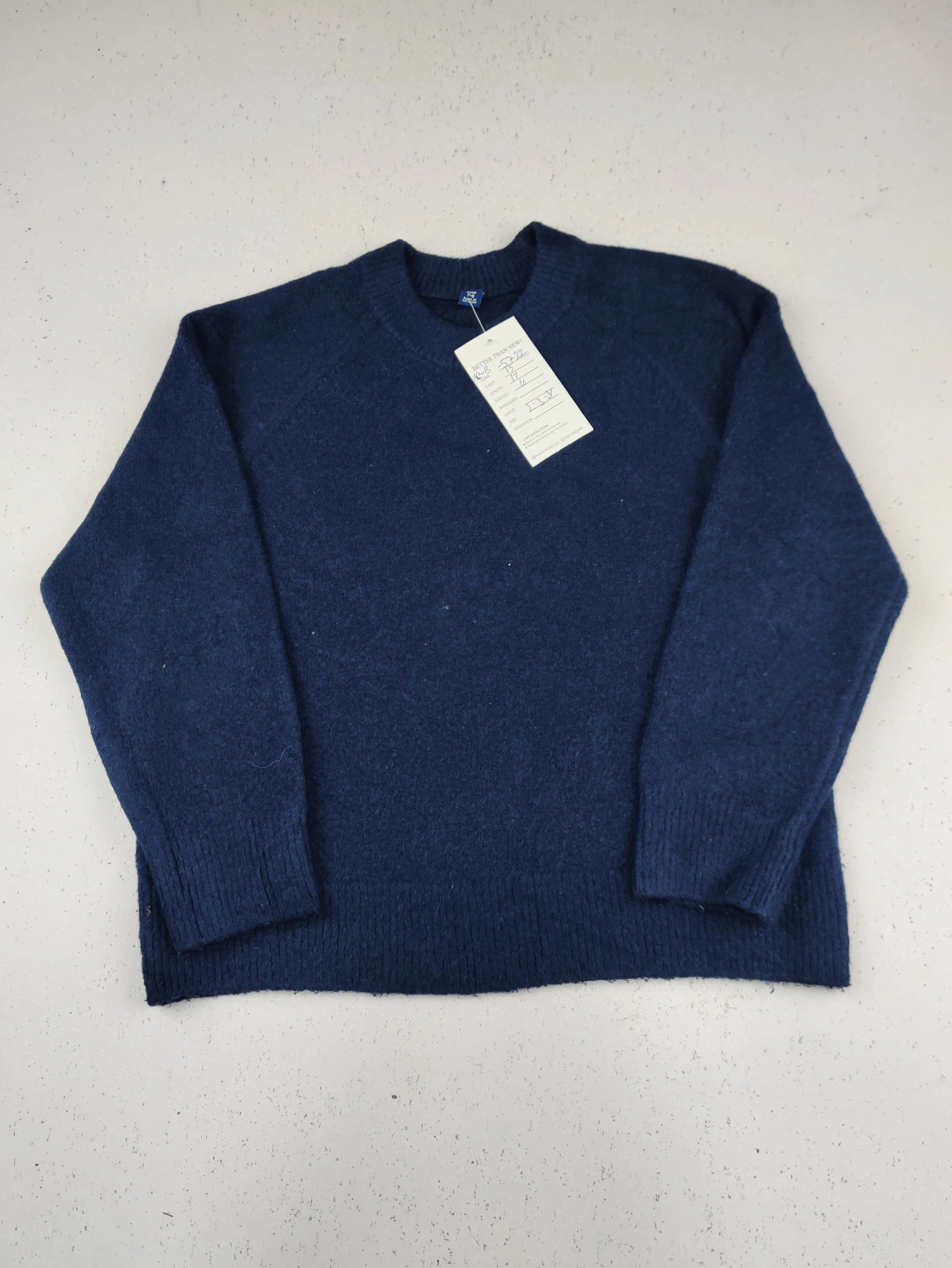 Buy online pre-used pre-loved 100% authentic & Original branded Uniqlo (KWB-5722) available in Pakistan. Top international brands avilable.