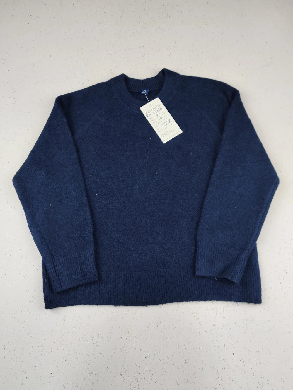 Buy online pre-used pre-loved 100% authentic & Original branded Uniqlo (KWB-5722) available in Pakistan. Top international brands avilable.