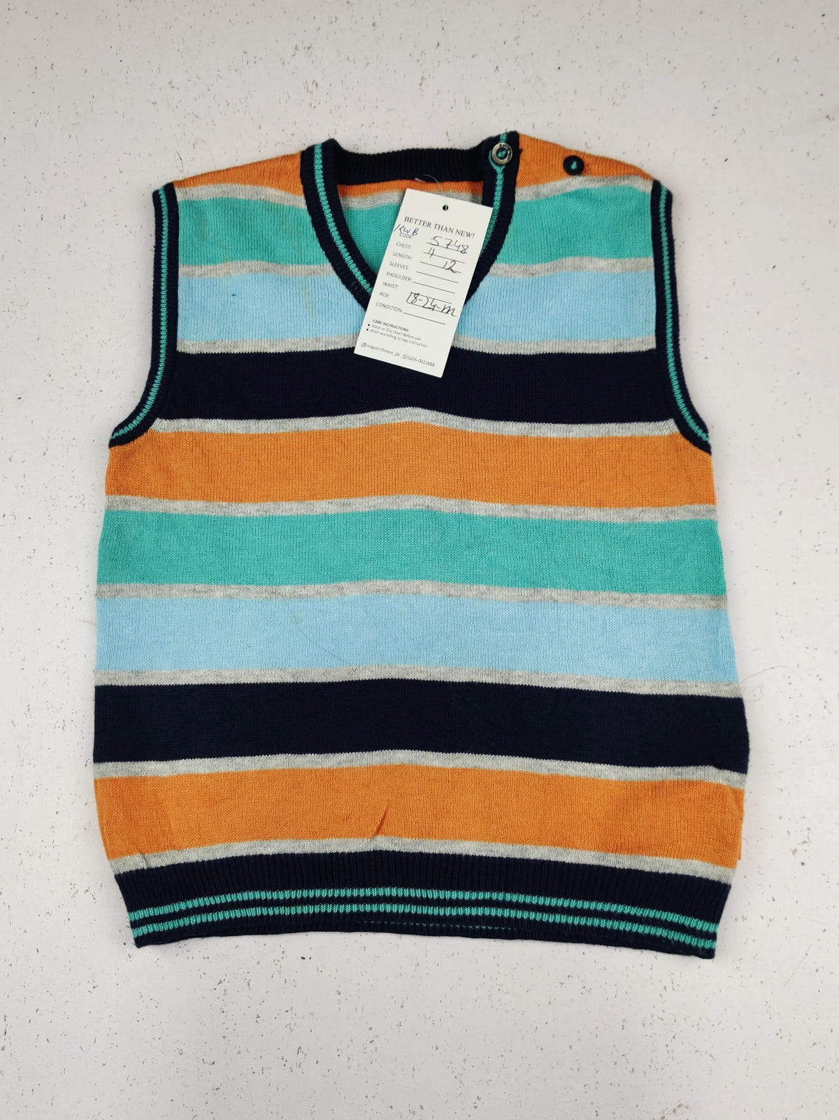 Buy online pre-used pre-loved 100% authentic & Original branded Marks & Spencer (KWB-5748) available in Pakistan. Top international brands avilable.