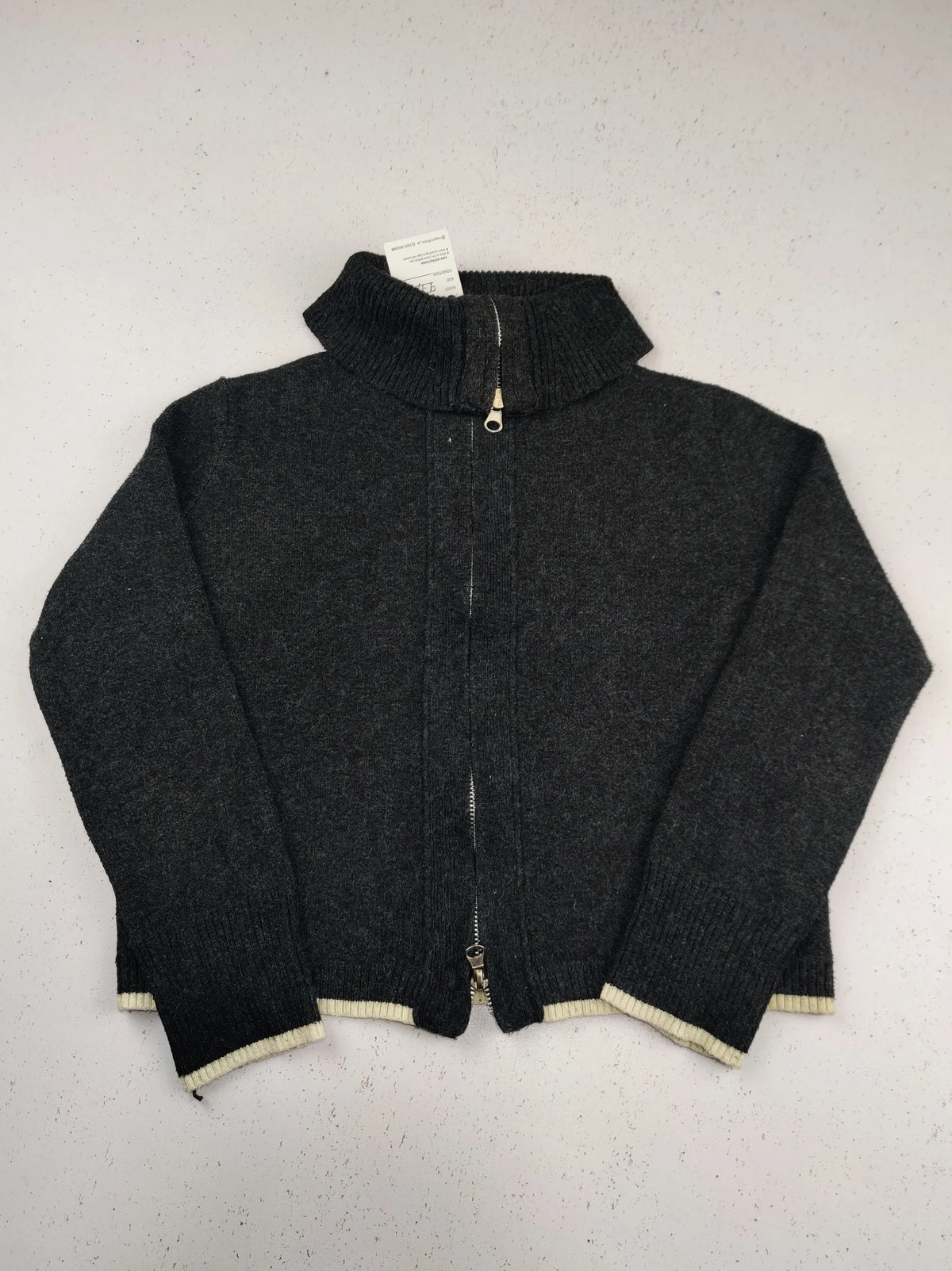 Buy online pre-used pre-loved 100% authentic & Original branded Primark (KWB-5794) available in Pakistan. Top international brands avilable.