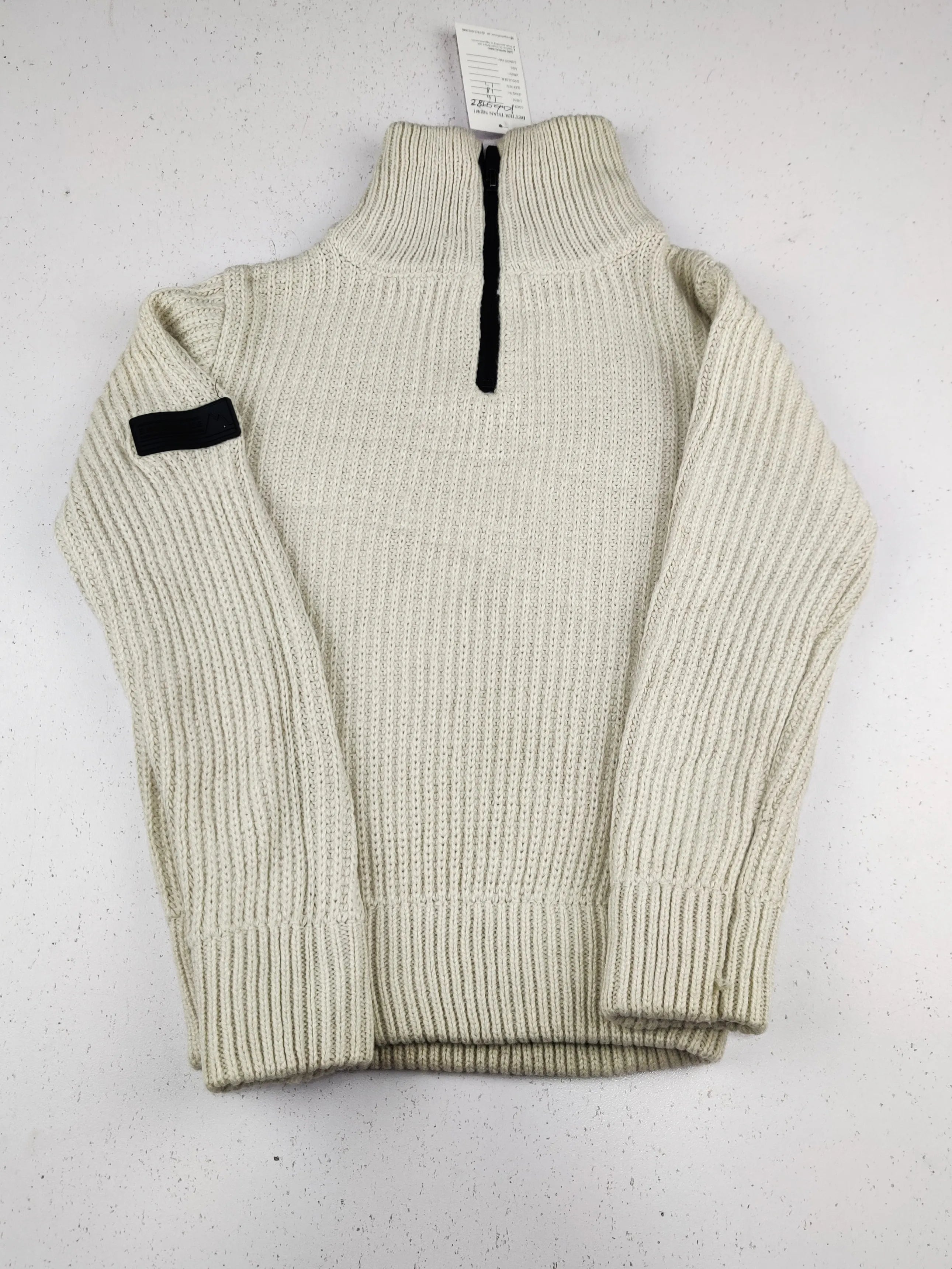 Buy online pre-used pre-loved 100% authentic & Original branded Firetrap (KWB-5982) available in Pakistan. Top international brands avilable.