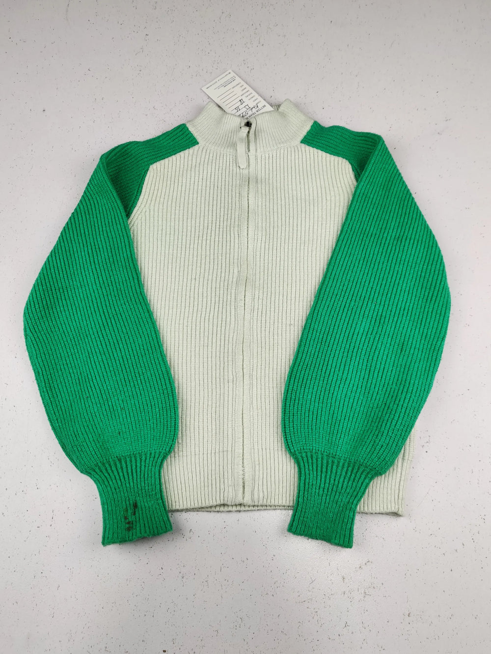 Buy online pre-used pre-loved 100% authentic & Original branded Primark (KWB-5998) available in Pakistan. Top international brands avilable.