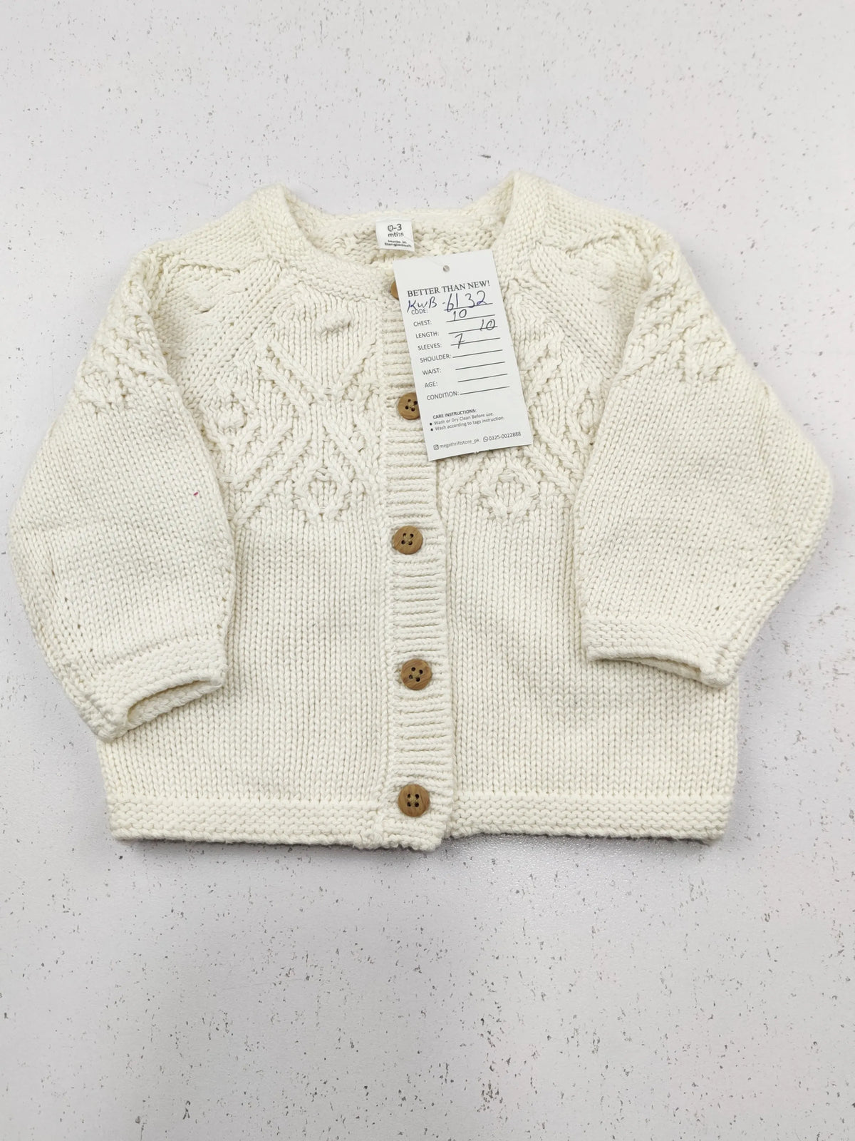 Buy online pre-used pre-loved 100% authentic & Original branded Marks & Spencer (KWB-6132) available in Pakistan. Top international brands avilable.