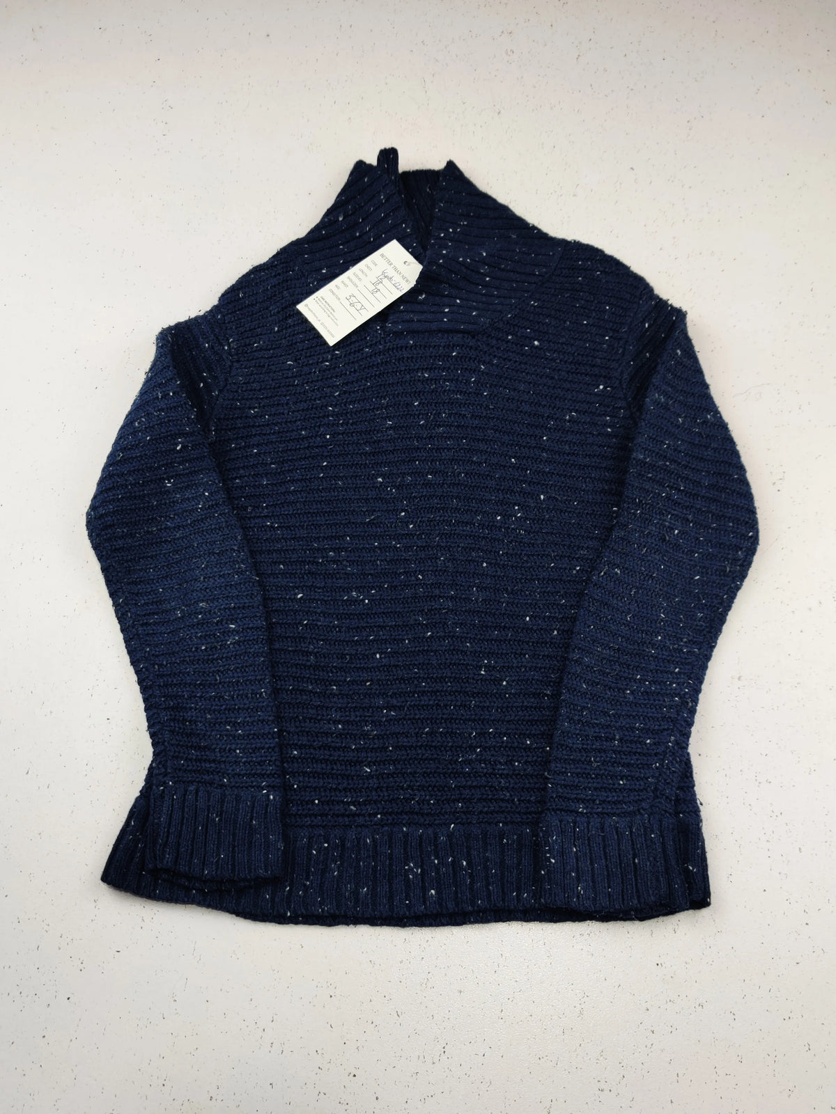 Buy online pre-used pre-loved 100% authentic & Original branded Unknown Brand (KWB-6222) available in Pakistan. Top international brands avilable.