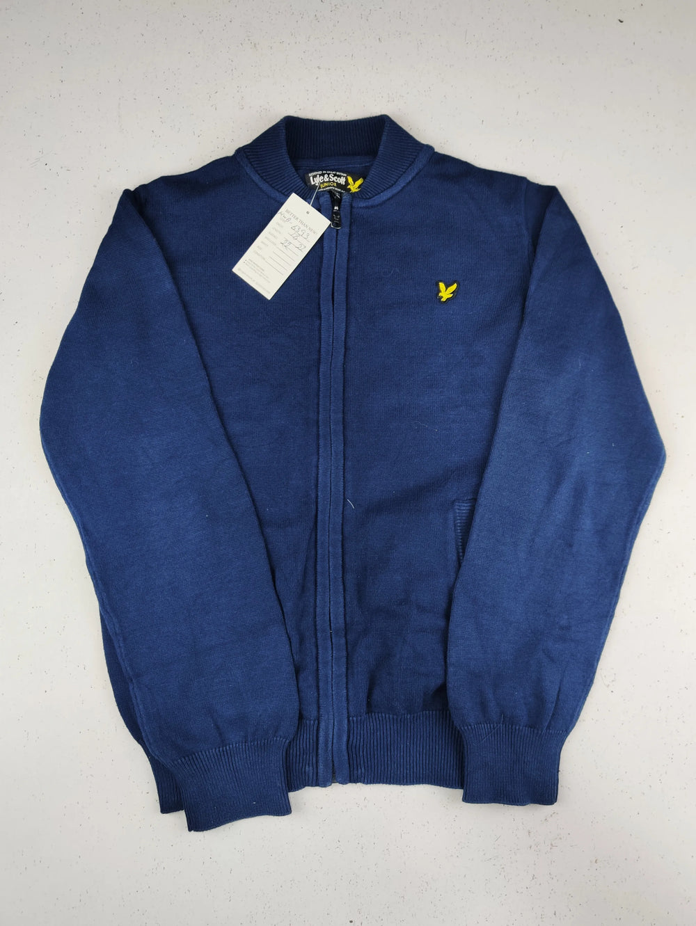 Buy online pre-used pre-loved 100% authentic & Original branded Lyle & Scott (KWB-6393) available in Pakistan. Top international brands avilable.