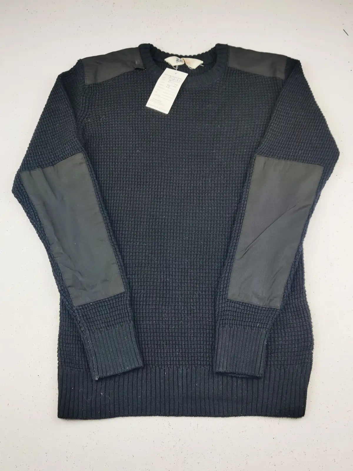 Buy online pre-used pre-loved 100% authentic & Original branded H&M (KWB-7071) available in Pakistan. Top international brands avilable.