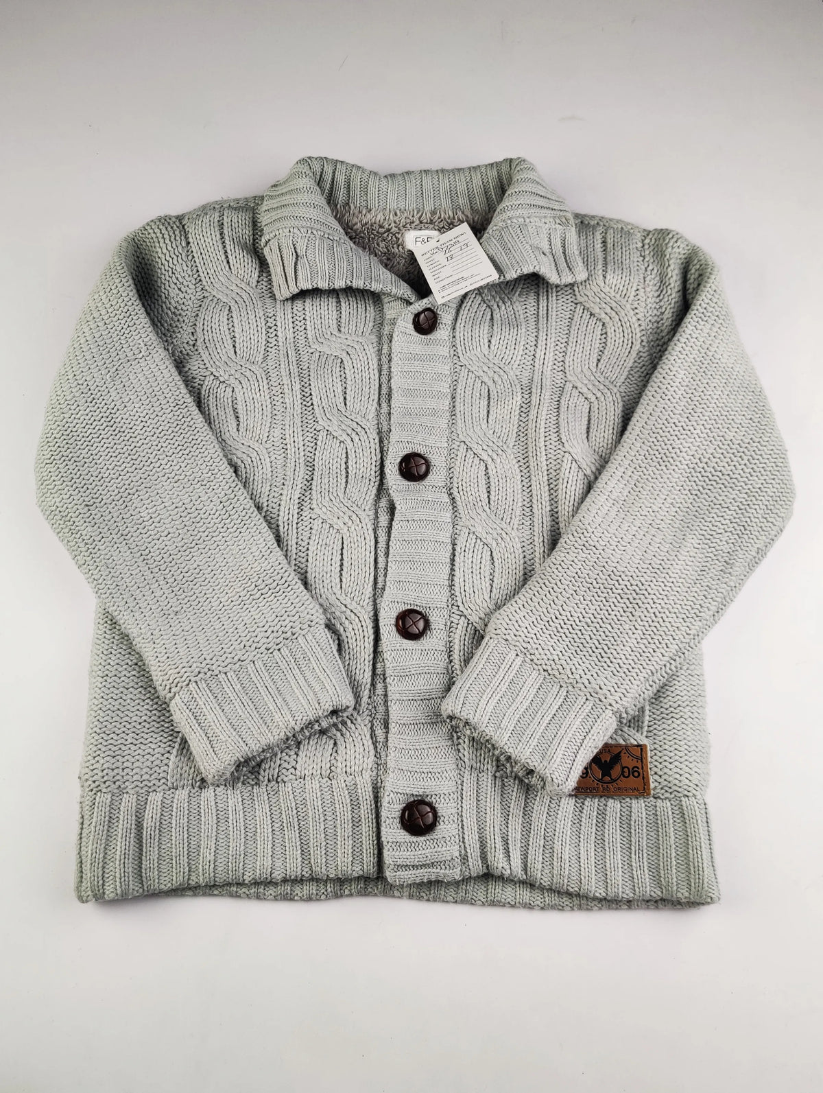 Buy online pre-used pre-loved 100% authentic & Original branded F&F (KWB-7319) available in Pakistan. Top international brands avilable.