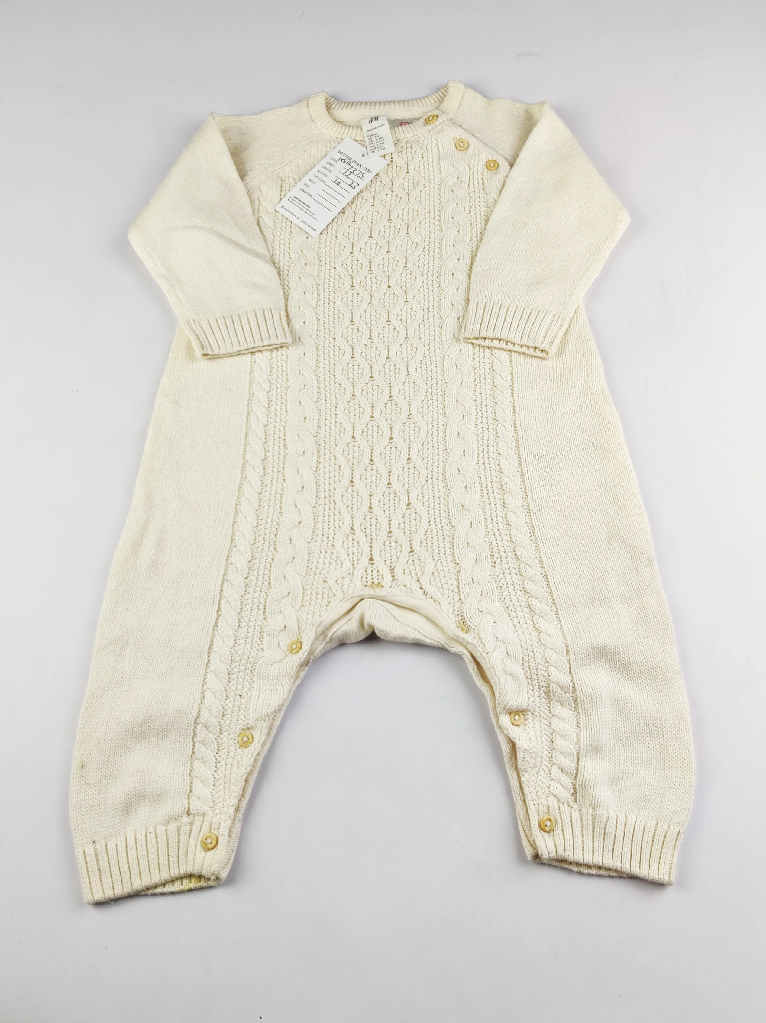 Buy online pre-used pre-loved 100% authentic & Original branded H&M (KWB-7375) available in Pakistan. Top international brands avilable.