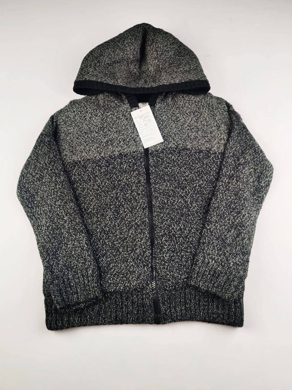 Buy online pre-used pre-loved 100% authentic & Original branded F&F (KWB-7671) available in Pakistan. Top international brands avilable.