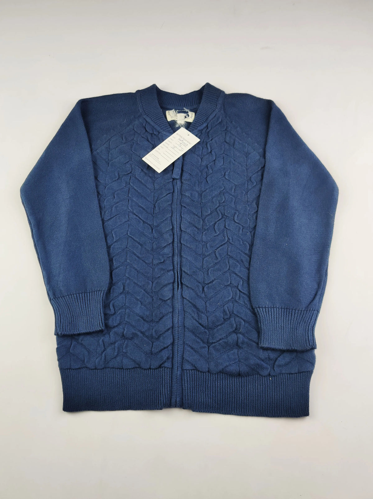 Buy online pre-used pre-loved 100% authentic & Original branded Unknown Brand (KWB-7753) available in Pakistan. Top international brands avilable.
