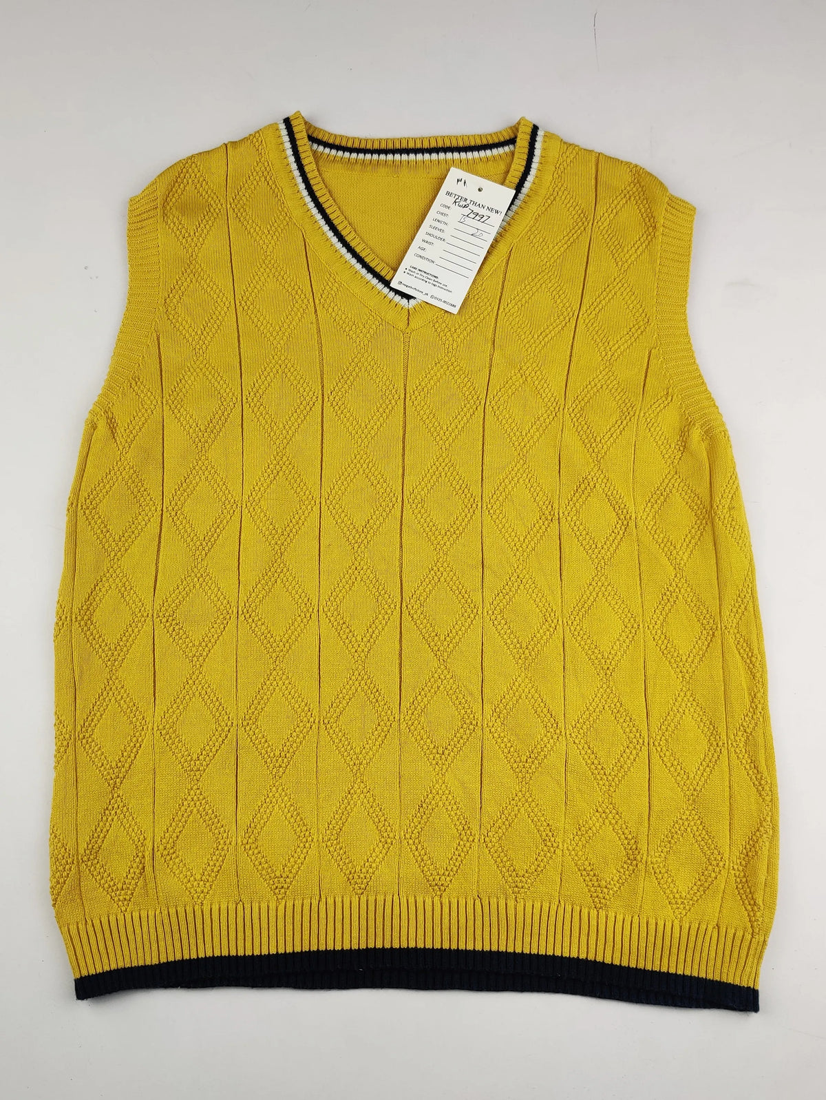 Buy online pre-used pre-loved 100% authentic & Original branded Unknown Brand (KWB-7997) available in Pakistan. Top international brands avilable.