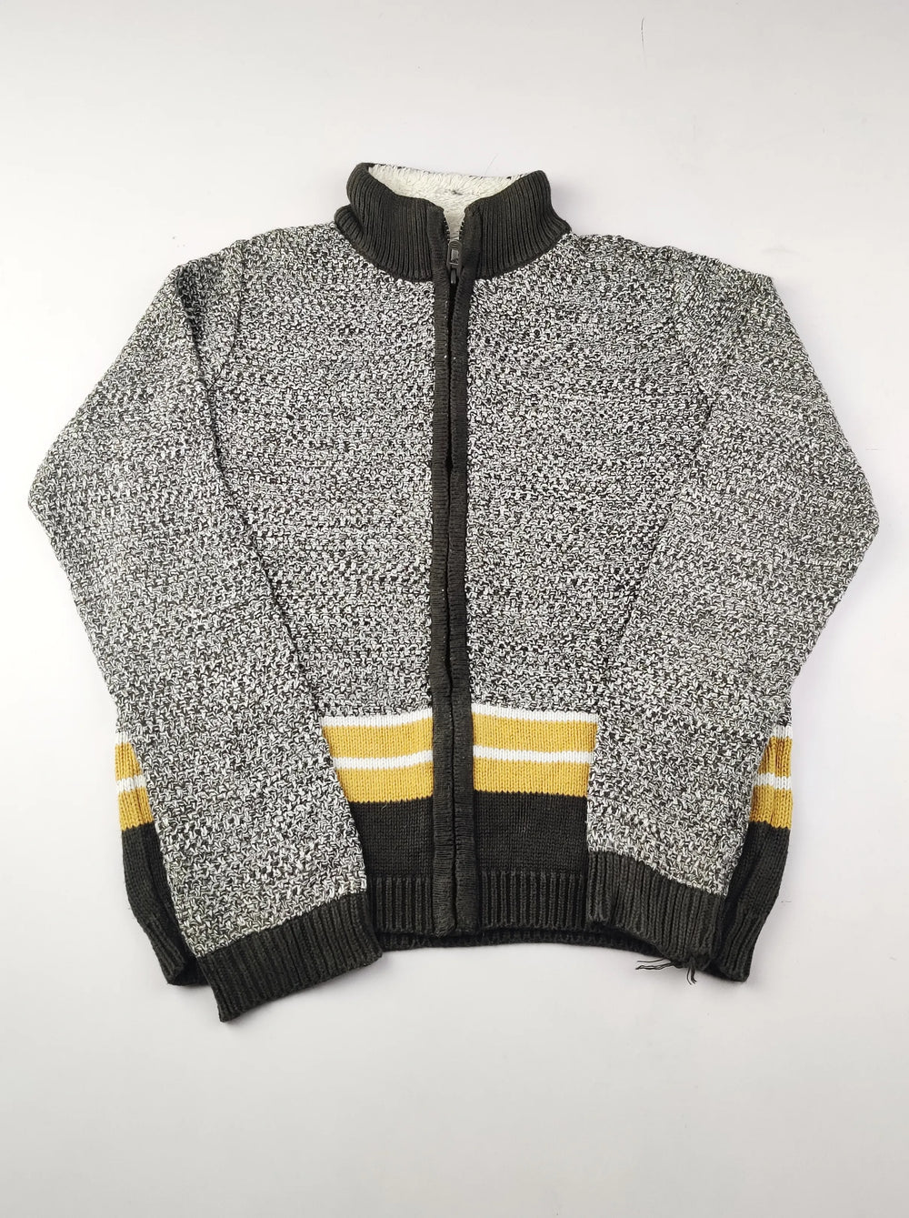 Buy online pre-used pre-loved 100% authentic & Original branded Little Concrete (KWB-8020) available in Pakistan. Top international brands avilable.