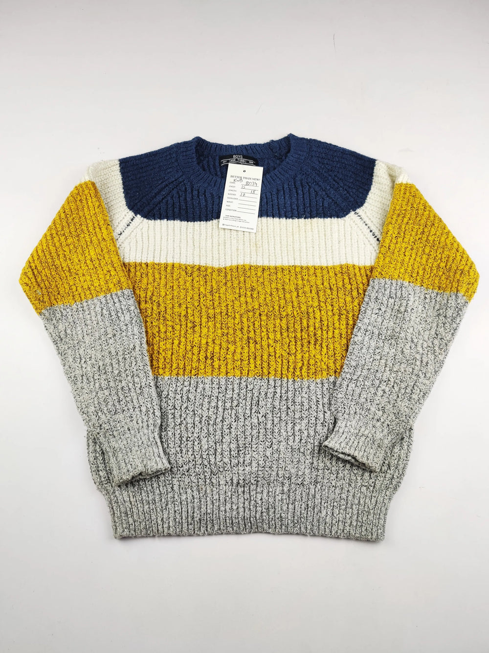 Buy online pre-used pre-loved 100% authentic & Original branded Boys Wear (KWB-8034) available in Pakistan. Top international brands avilable.