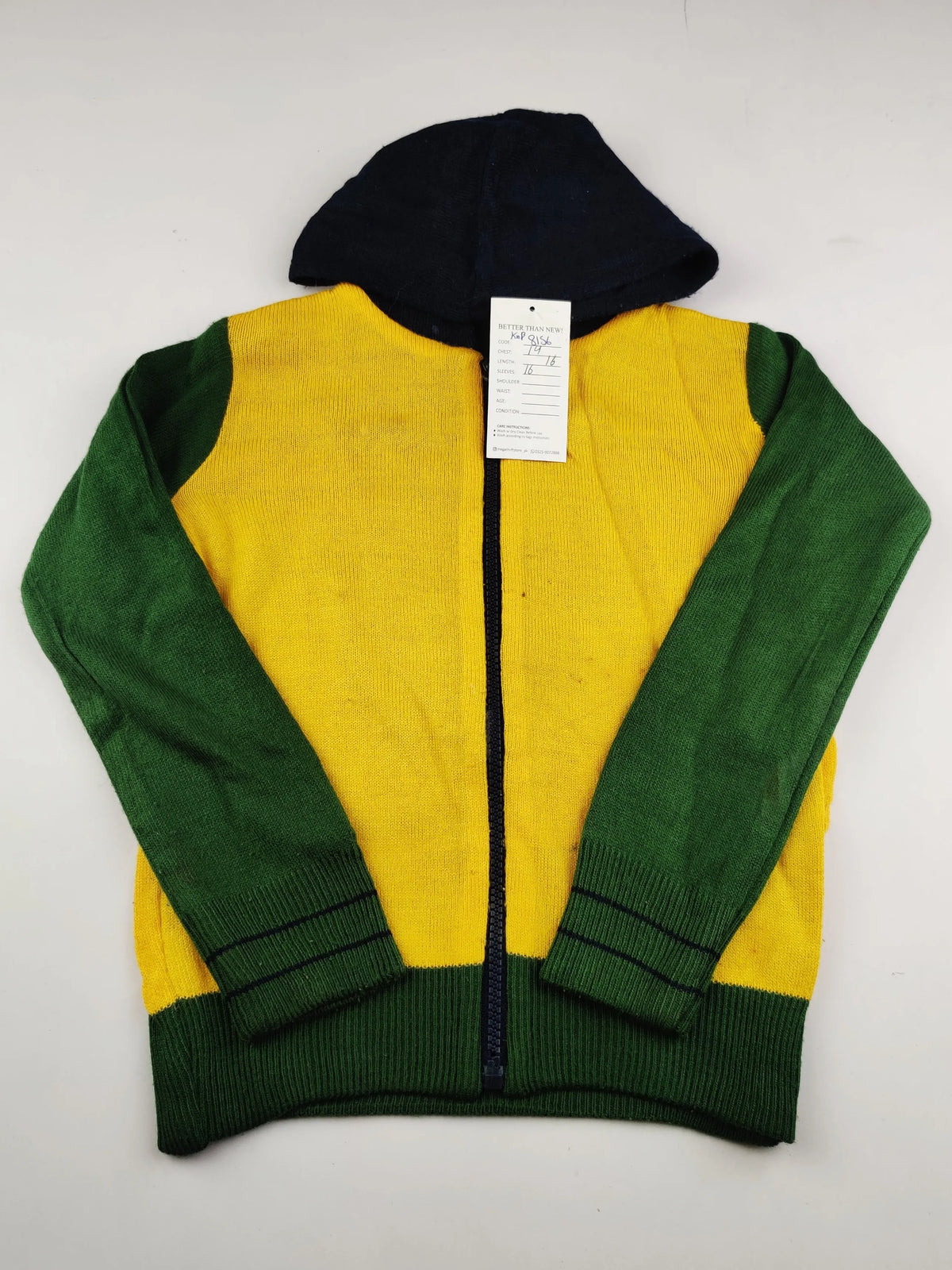 Buy online pre-used pre-loved 100% authentic & Original branded Unknown Brand (KWB-8156) available in Pakistan. Top international brands avilable.