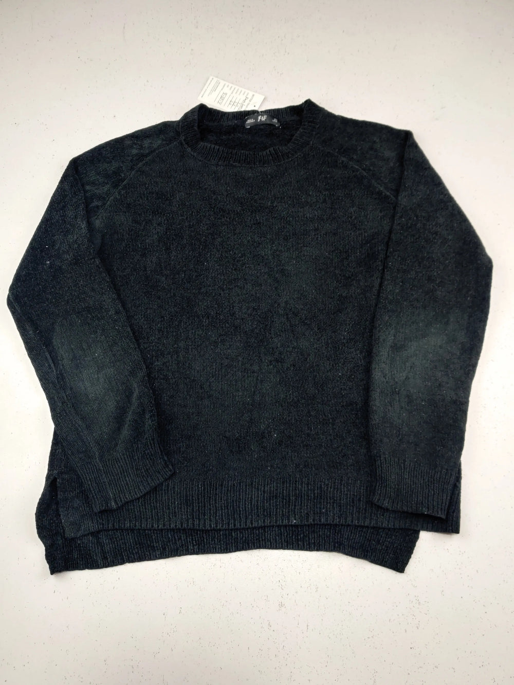 Buy online pre-used pre-loved 100% authentic & Original branded F&F (KWG-10038) available in Pakistan. Top international brands avilable.