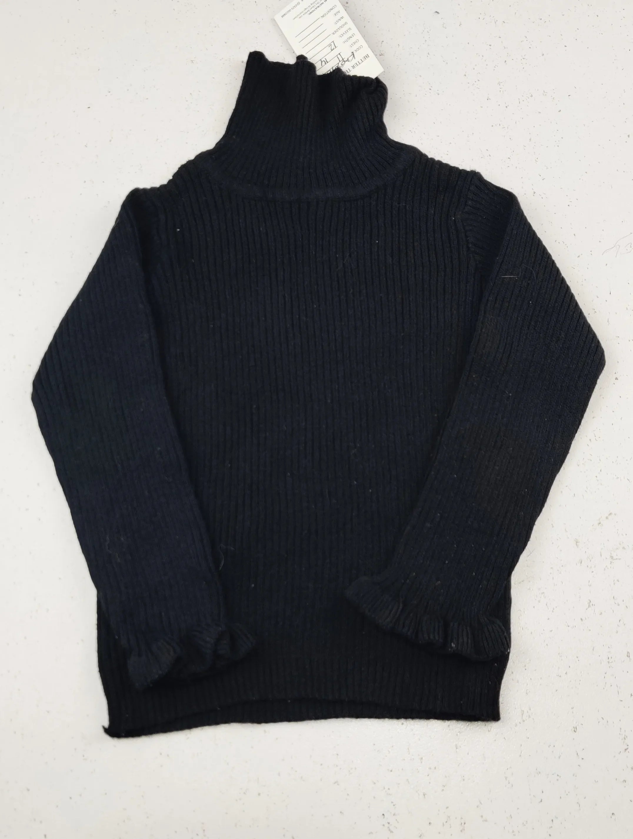 Buy online pre-used pre-loved 100% authentic & Original branded Unknown Brand (KWG-10182) available in Pakistan. Top international brands avilable.
