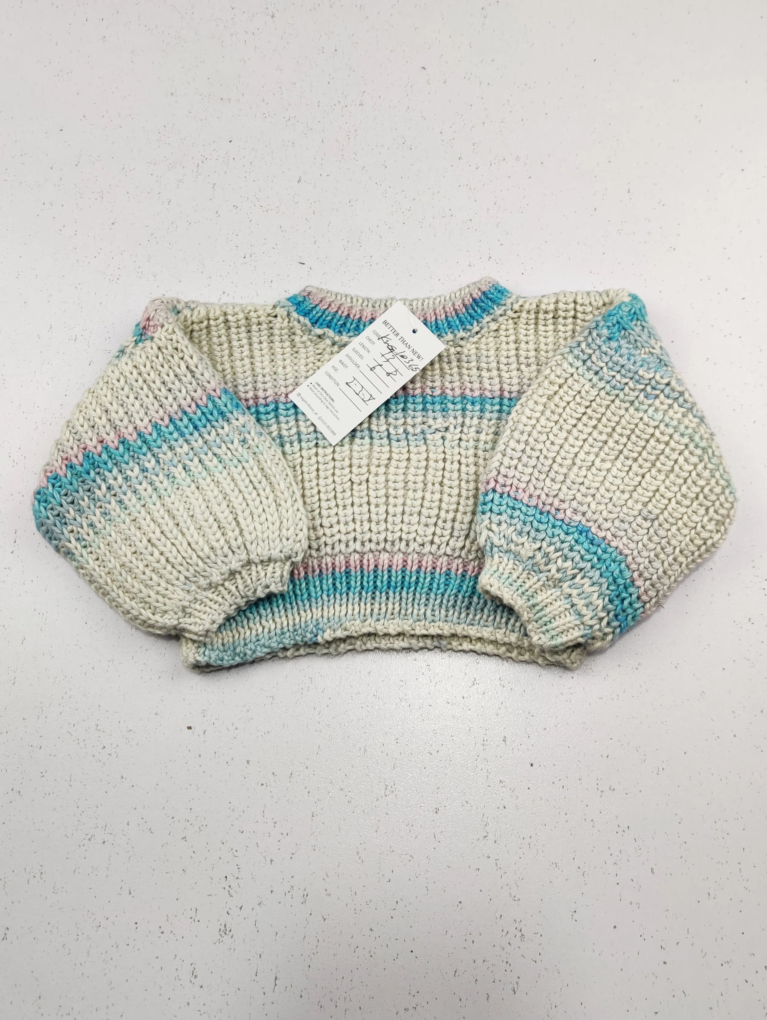 Buy online pre-used pre-loved 100% authentic & Original branded Unknown Brand (KWG-10365) available in Pakistan. Top international brands avilable.