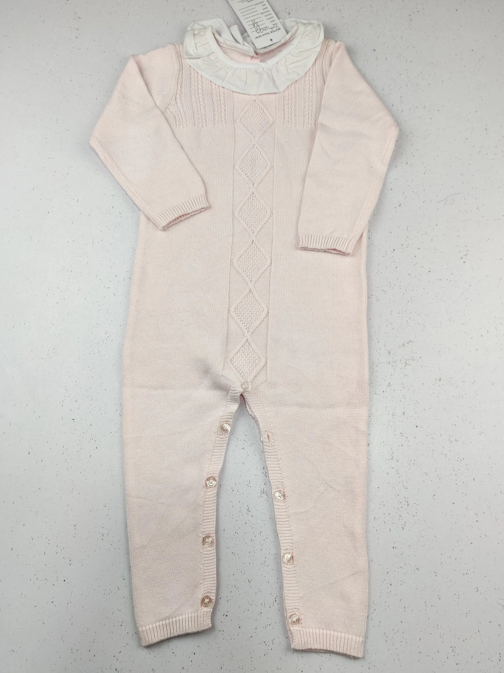 Buy online pre-used pre-loved 100% authentic & Original branded Unknown Brand (KWG-10424) available in Pakistan. Top international brands avilable.