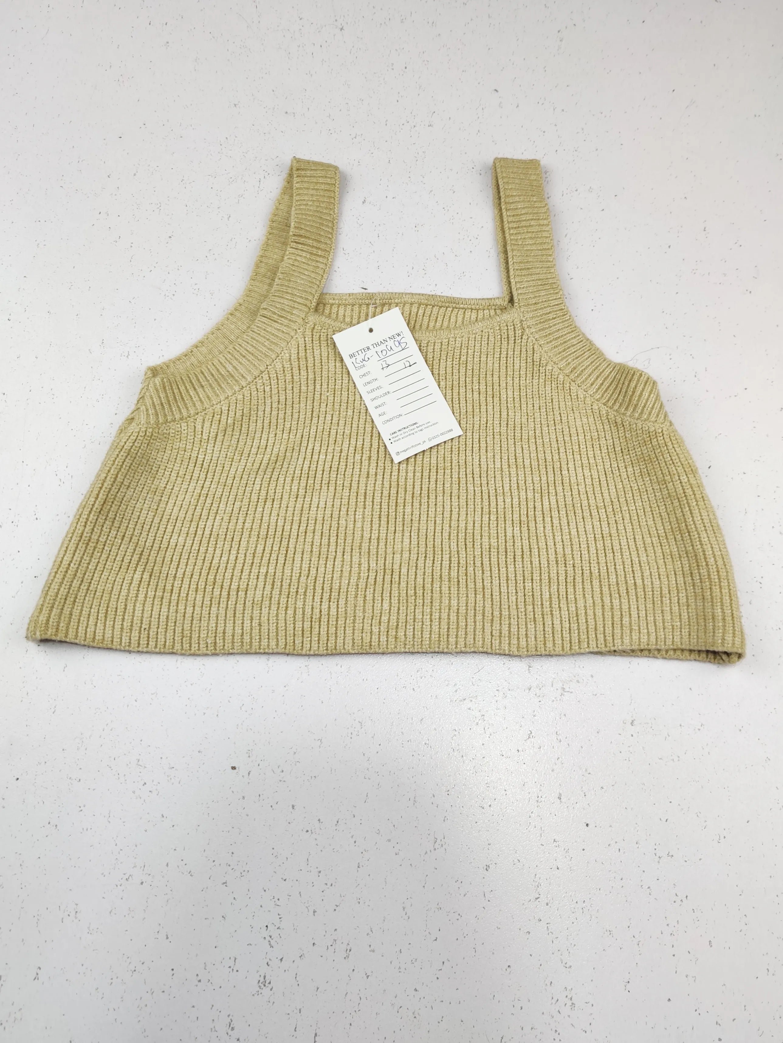 Buy online pre-used pre-loved 100% authentic & Original branded Unknown Brand (KWG-10495) available in Pakistan. Top international brands avilable.