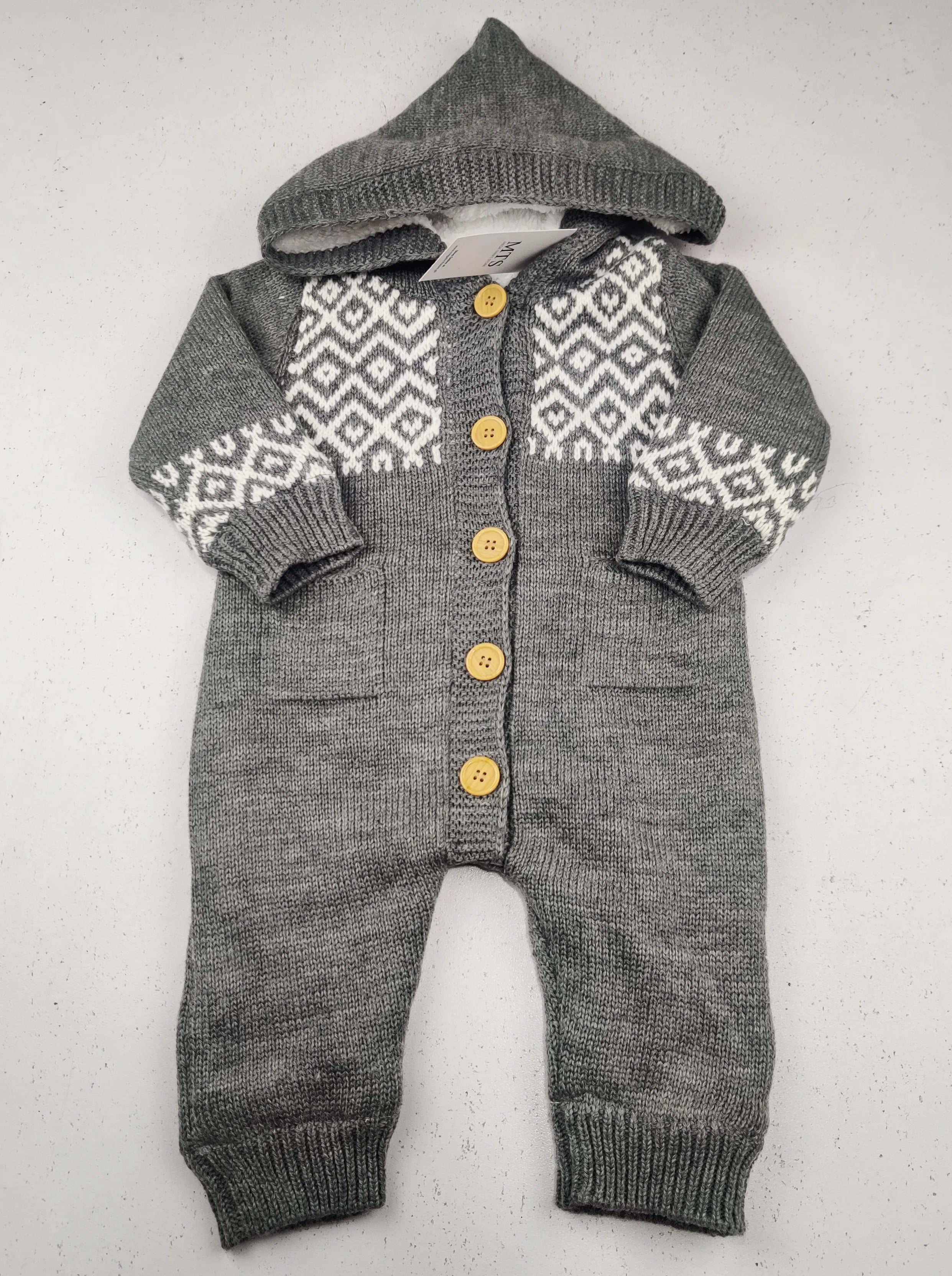 Buy online pre-used pre-loved 100% authentic & Original branded Unknown Brand (KWG-10613) available in Pakistan. Top international brands avilable.