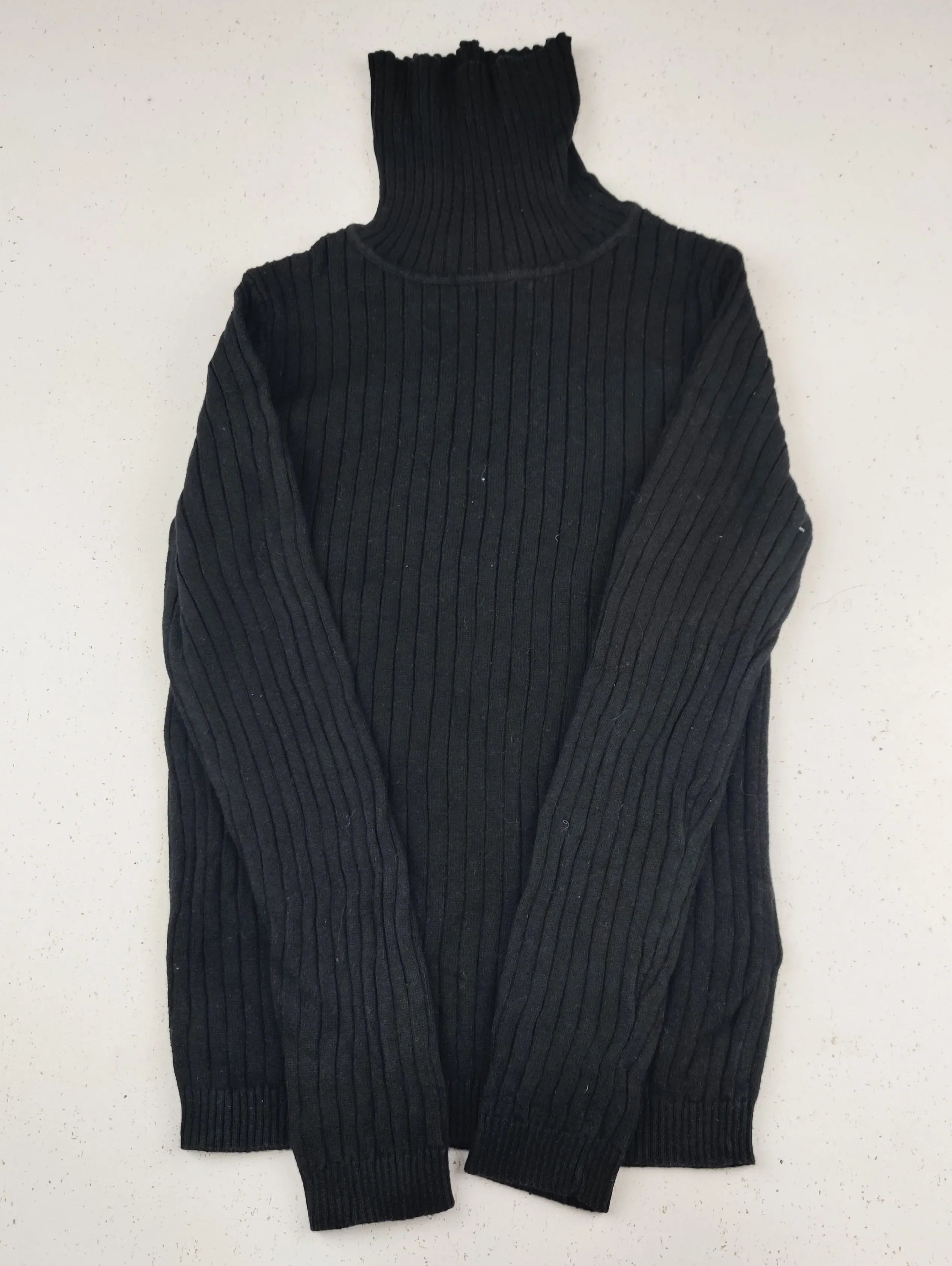 Buy online pre-used pre-loved 100% authentic & Original branded George (KWG-10717) available in Pakistan. Top international brands avilable.