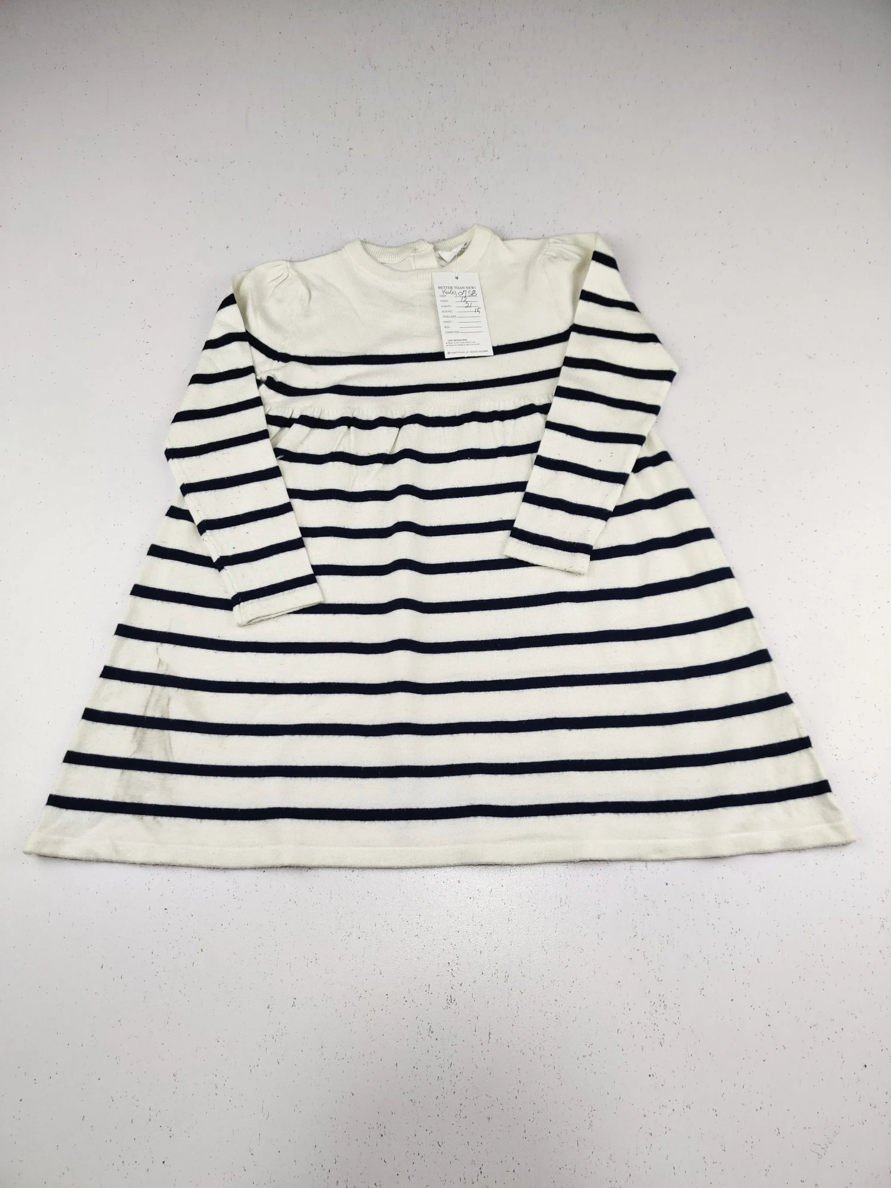 Buy online pre-used pre-loved 100% authentic & Original branded Marks & Spencer (KWG-10758) available in Pakistan. Top international brands avilable.