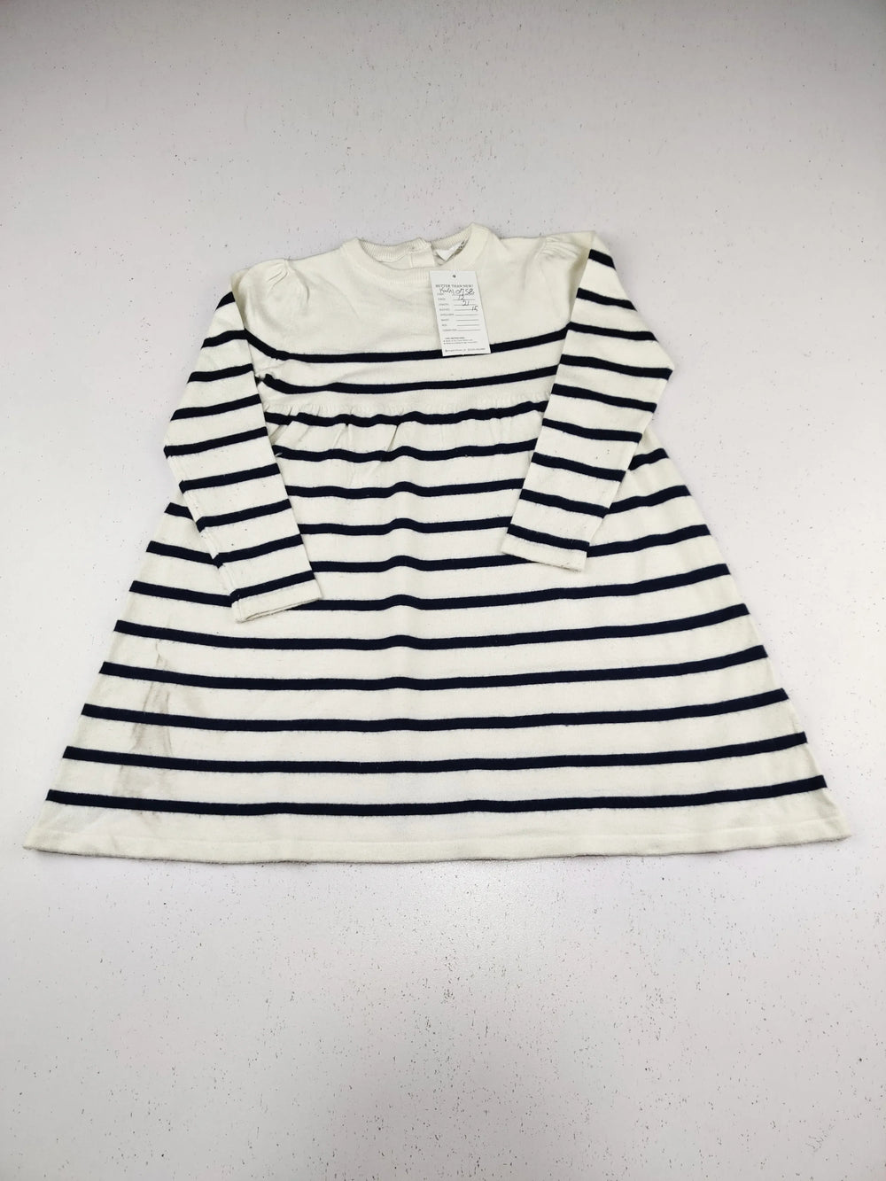 Buy online pre-used pre-loved 100% authentic & Original branded Marks & Spencer (KWG-10758) available in Pakistan. Top international brands avilable.