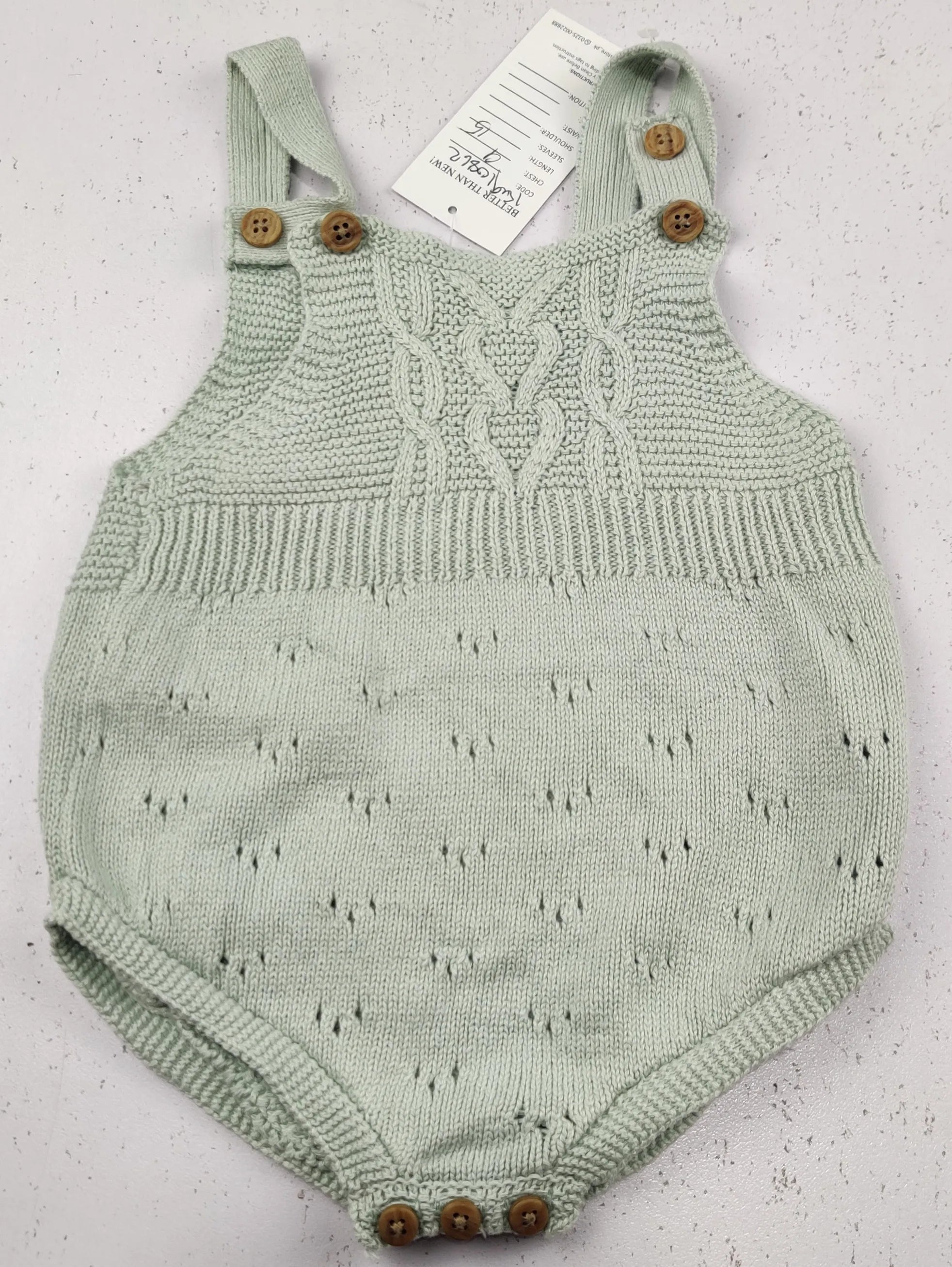 Buy online pre-used pre-loved 100% authentic & Original branded Boutique (KWG-10862) available in Pakistan. Top international brands avilable.