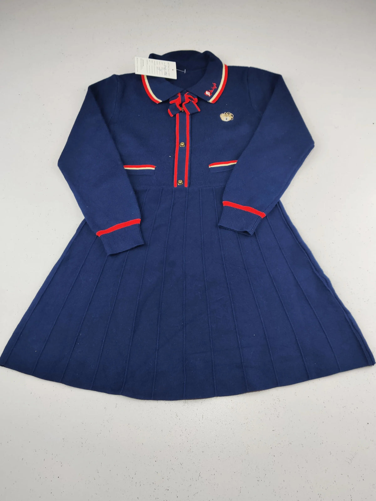 Buy online pre-used pre-loved 100% authentic & Original branded Unknown Brand (KWG-10915) available in Pakistan. Top international brands avilable.