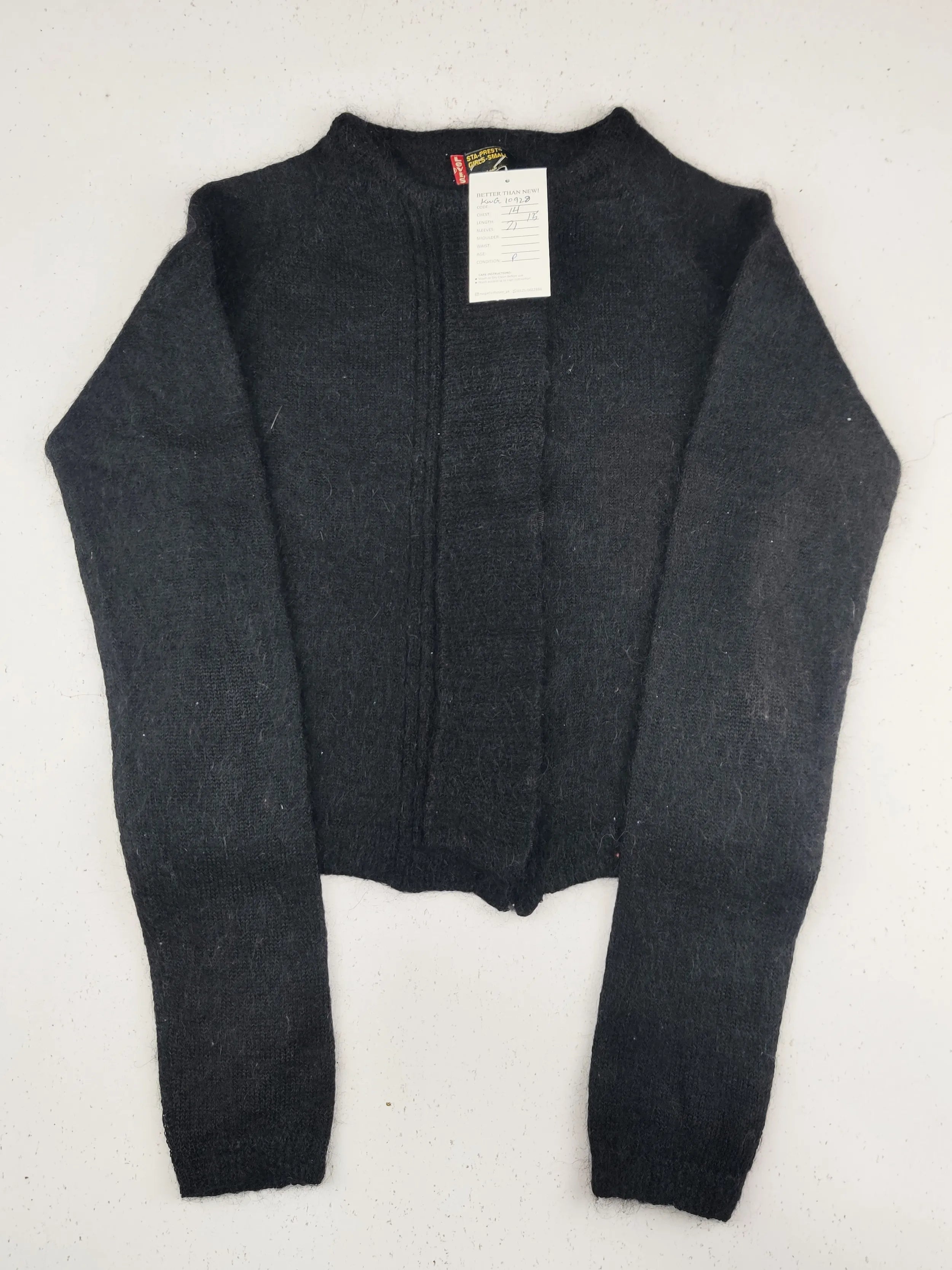 Buy online pre-used pre-loved 100% authentic & Original branded Levis (KWG-10928) available in Pakistan. Top international brands avilable.