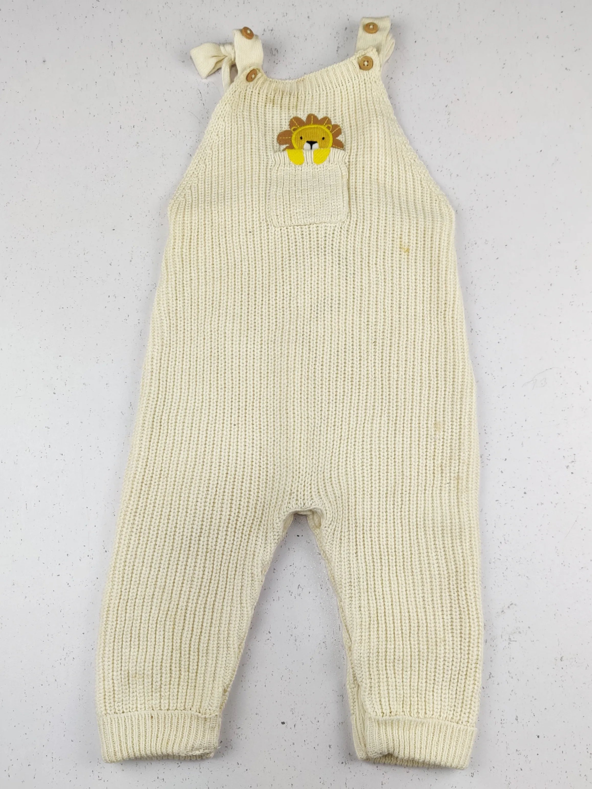 Buy online pre-used pre-loved 100% authentic & Original branded Unknown Brand (KWG-10958) available in Pakistan. Top international brands avilable.