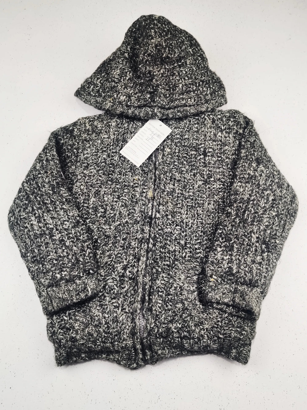 Buy online pre-used pre-loved 100% authentic & Original branded Unknown Brand (KWG-10986) available in Pakistan. Top international brands avilable.
