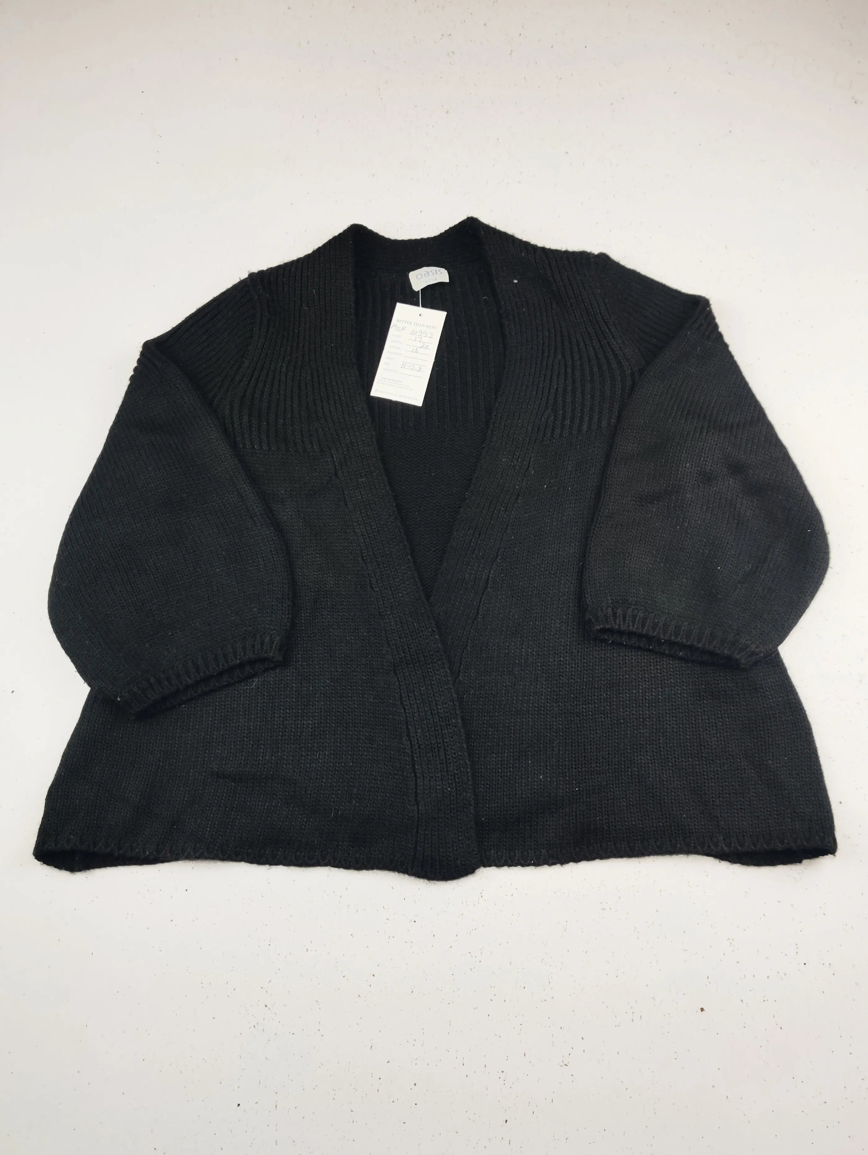 Buy online pre-used pre-loved 100% authentic & Original branded Oasis (KWG-10993) available in Pakistan. Top international brands avilable.
