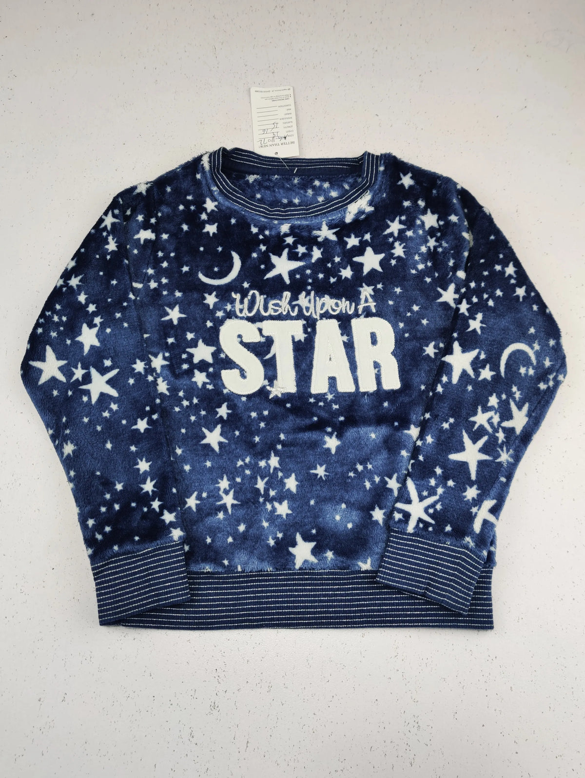 Buy online pre-used pre-loved 100% authentic & Original branded Unknown Brand (KWG-11072) available in Pakistan. Top international brands avilable.